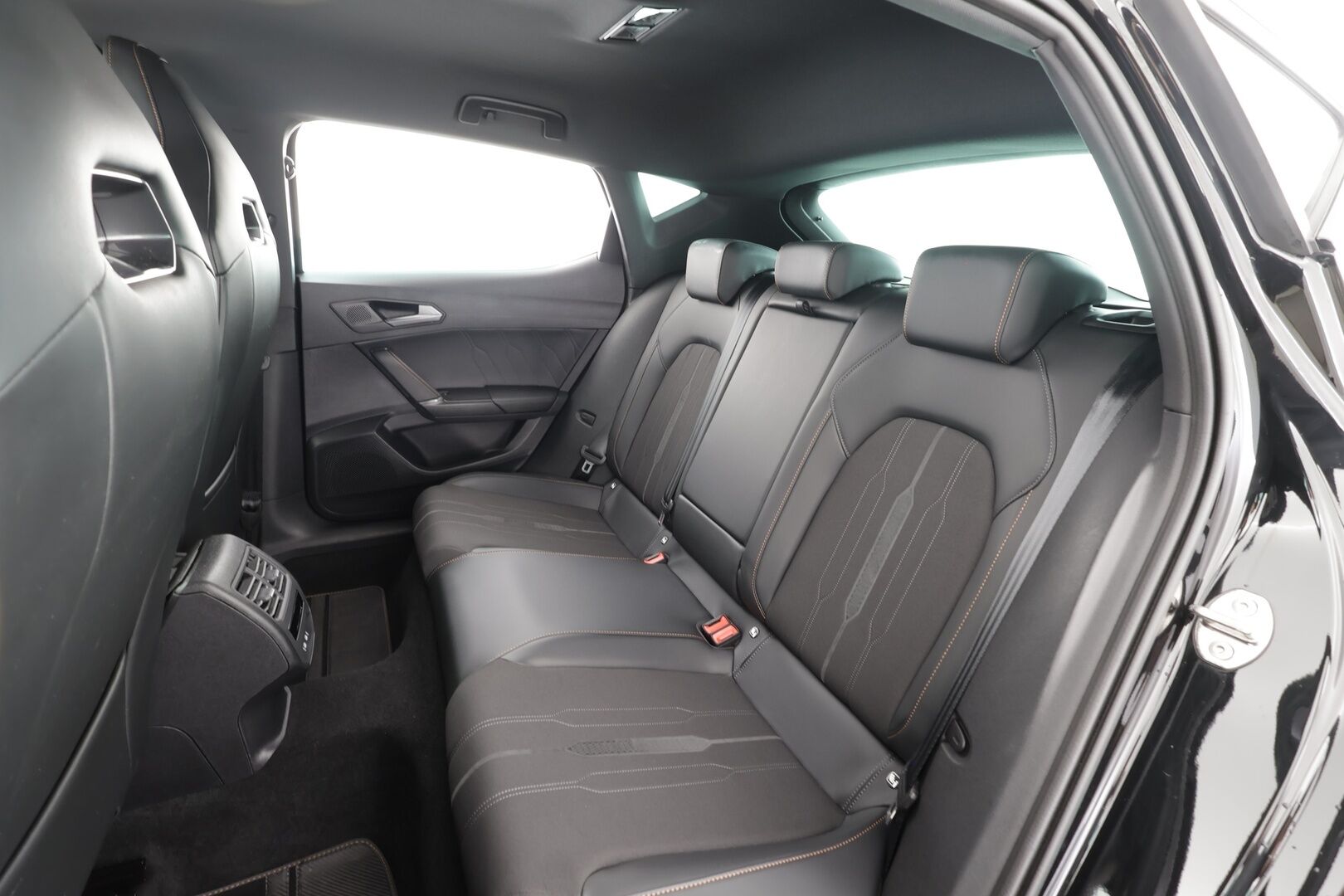 Cupra Leon 2022 1,4 PHEV 180 kW e-HYBRID DSG * ACC / LED / P.Kamera / Muistipenkki / Navi / Kaistavahti / Keyless * - Merkkihuollot