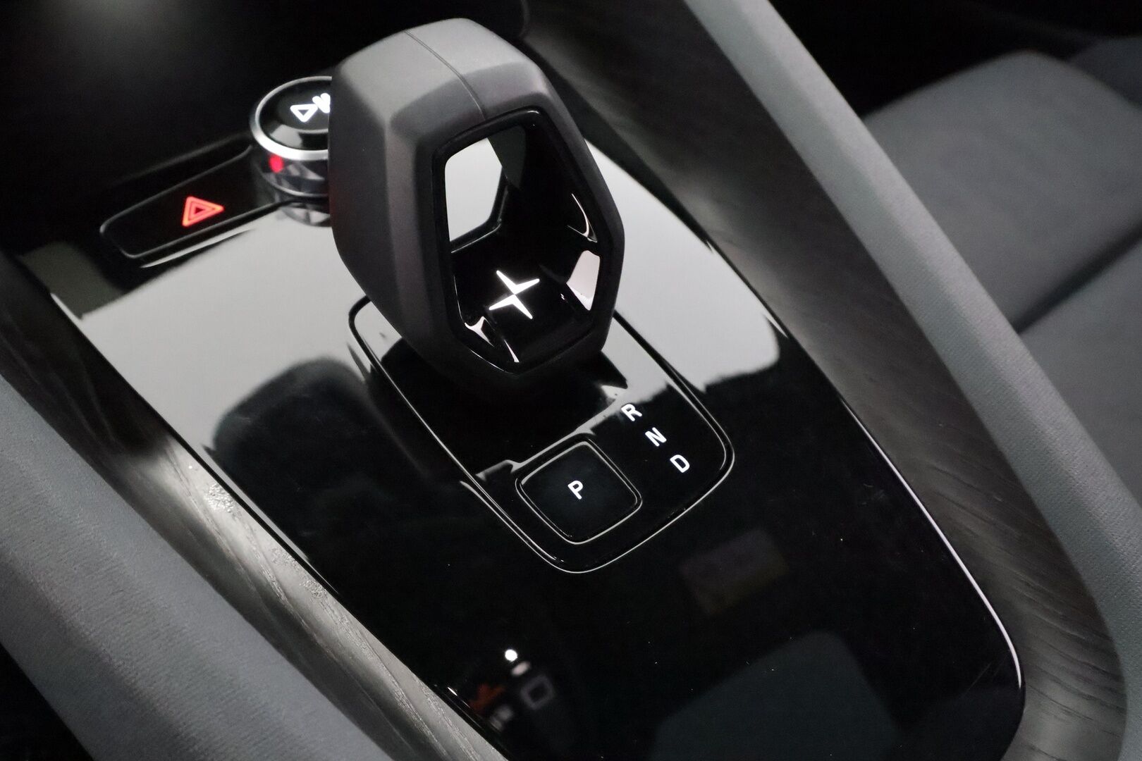 Polestar 2 2022 Long Range Dual Motor, 300kW, 78kWh - | Pilot&Plus | ACC | ILP | Pixel-LED | Harman/Kardon | 360° | Lasikatto | Muistipenkki | Sporttipenkit | BLIS | Pilot Assist | Merkkihuollot | 