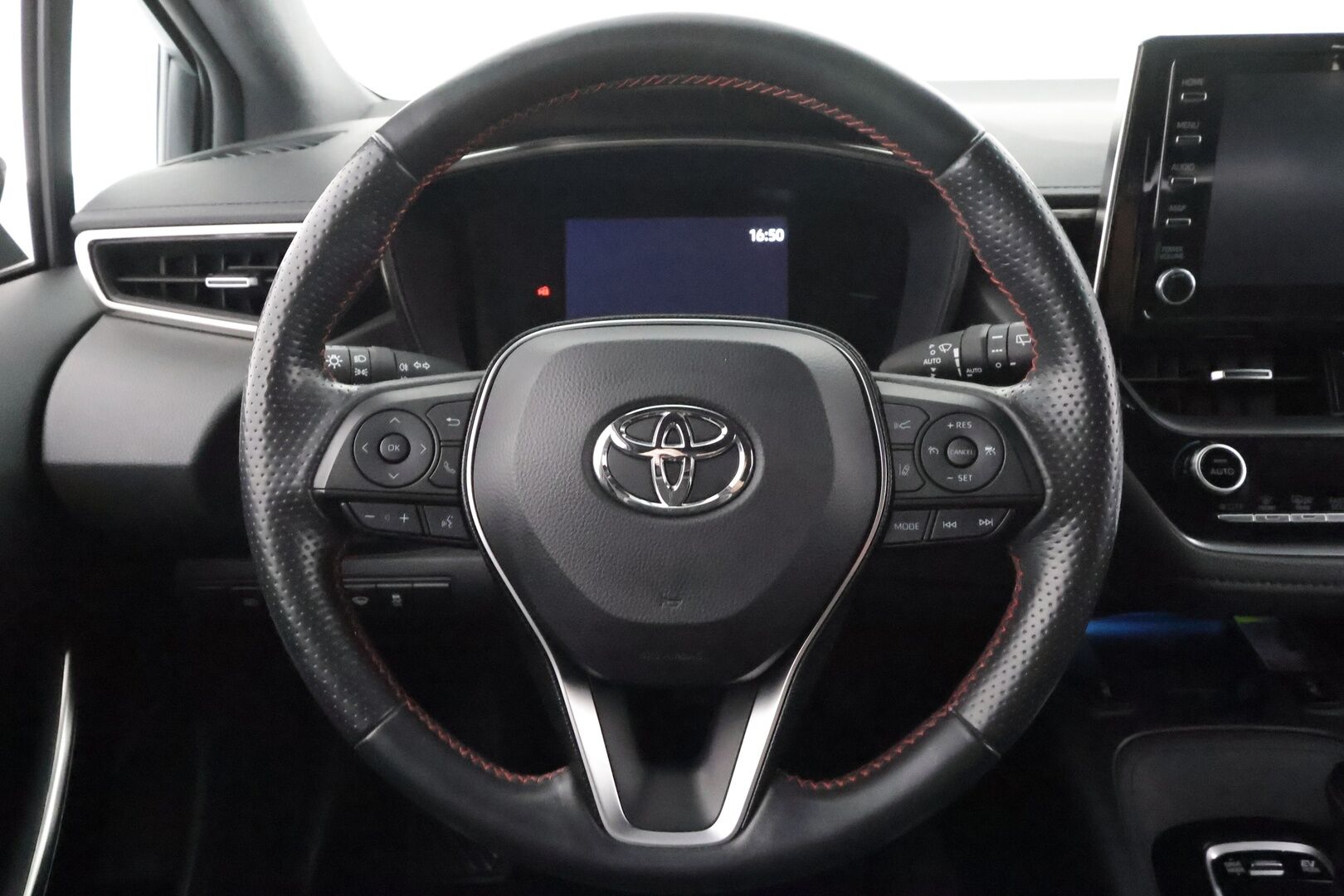 Toyota Corolla 2021 Hatchback 1,8 Hybrid GR Sport - | ACC | HUD | Sisätilanlämmitin | LED | P.Kamera | Kaistavahti | Katveavustin | Ratinlämmitys | Apple&Android | Keyless | Kahdet renkaat |