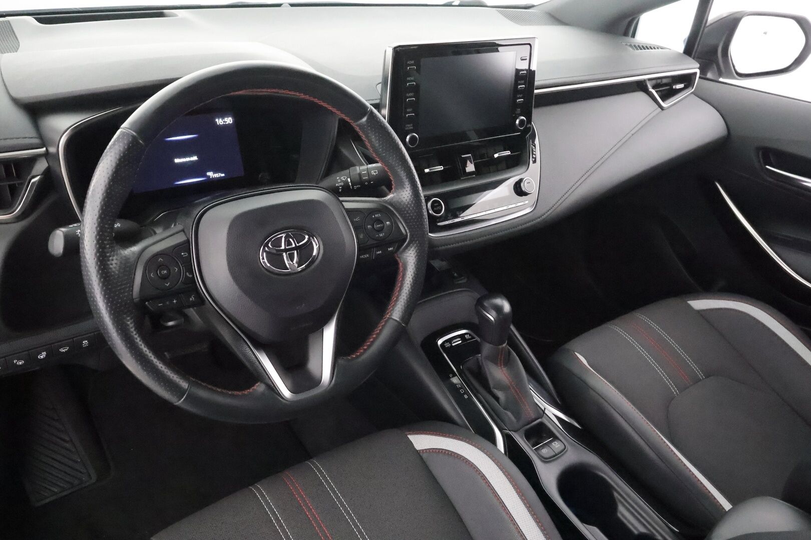 Toyota Corolla 2021 Hatchback 1,8 Hybrid GR Sport - | ACC | HUD | Sisätilanlämmitin | LED | P.Kamera | Kaistavahti | Katveavustin | Ratinlämmitys | Apple&Android | Keyless | Kahdet renkaat |