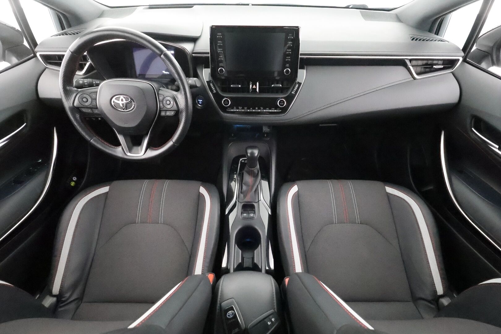 Toyota Corolla 2021 Hatchback 1,8 Hybrid GR Sport - | ACC | HUD | Sisätilanlämmitin | LED | P.Kamera | Kaistavahti | Katveavustin | Ratinlämmitys | Apple&Android | Keyless | Kahdet renkaat |
