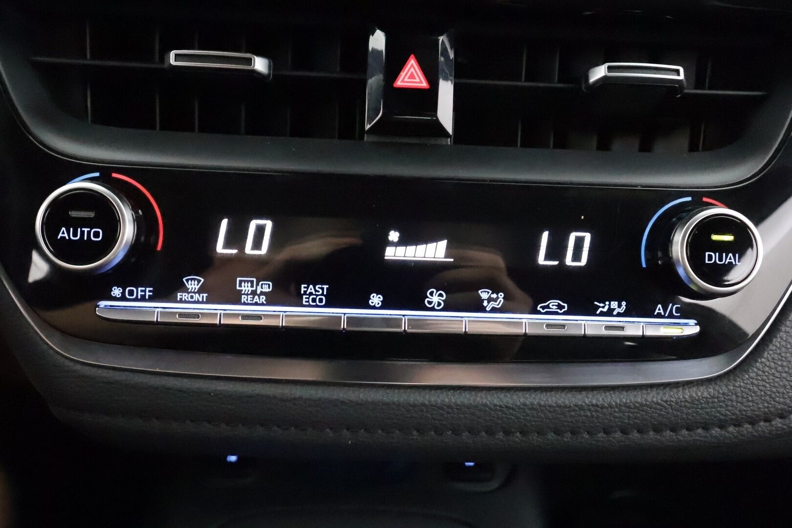 Toyota Corolla 2021 Hatchback 1,8 Hybrid GR Sport - | ACC | HUD | Sisätilanlämmitin | LED | P.Kamera | Kaistavahti | Katveavustin | Ratinlämmitys | Apple&Android | Keyless | Kahdet renkaat |