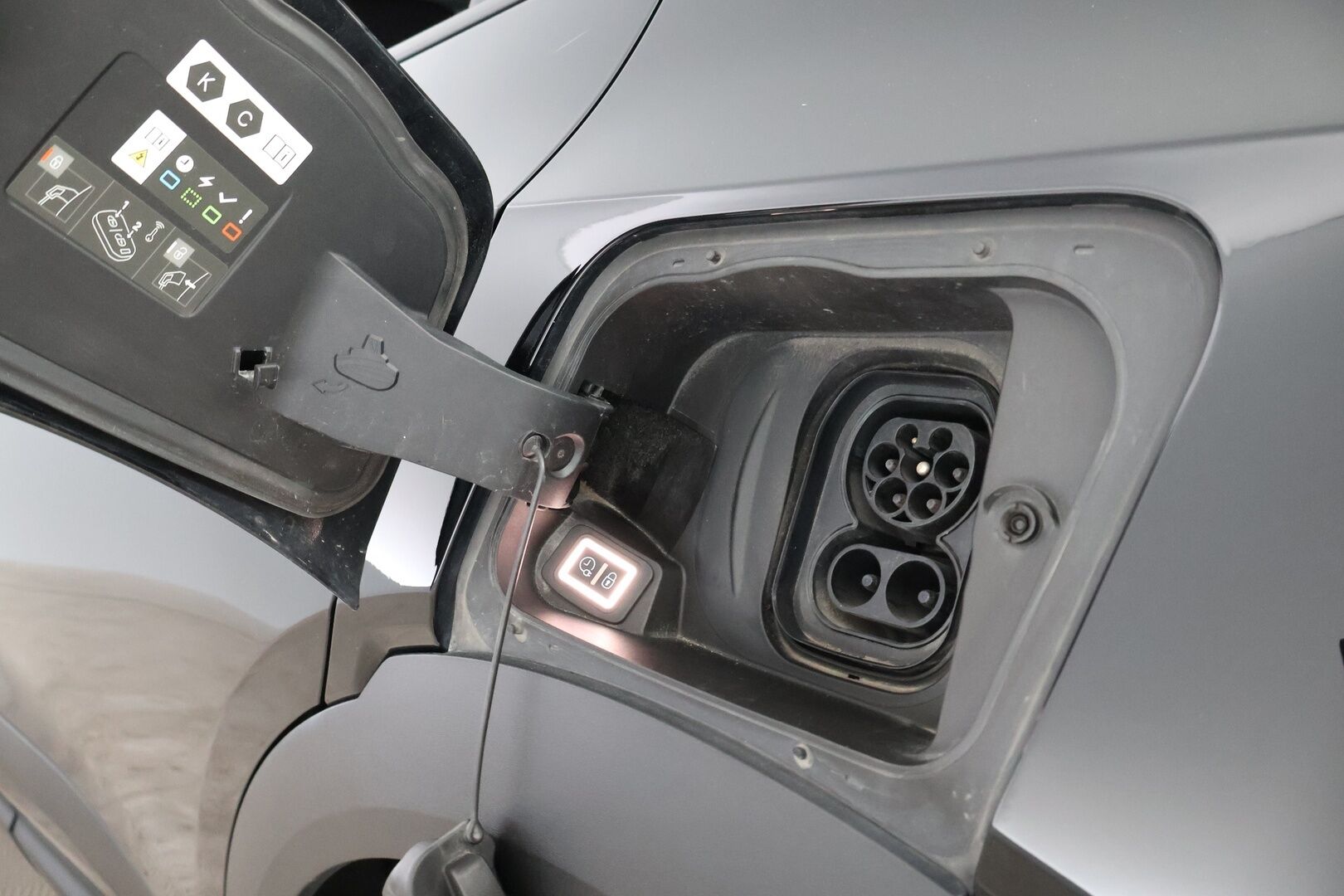 Opel Mokka-e 2022 Ultimate 136 automaatti - Adapt.Vakkari / Peruutuskamera / Nahka-Alcantara / Intelli-Lux LED / Ratinlämmitys / Navi / BLIS / Juuri tullut Tampereelle!