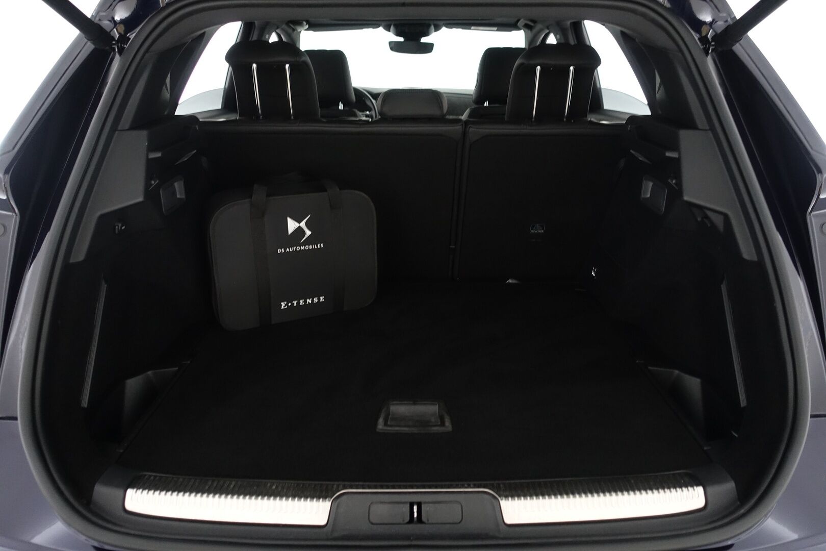 DS 7 Crossback 2020 E-Tense 300 4x4 Plug-in hybrid Opera - | ACC | Night Vision | Panorama | Focal Electra | Ilmastoidut & hierovat nahat | 360 Kamera | Digimittaristo | Keyless | Esilämmitys | Ajolinja-avustin | DS LED Vision | - KORKO VAIN 3,99 %