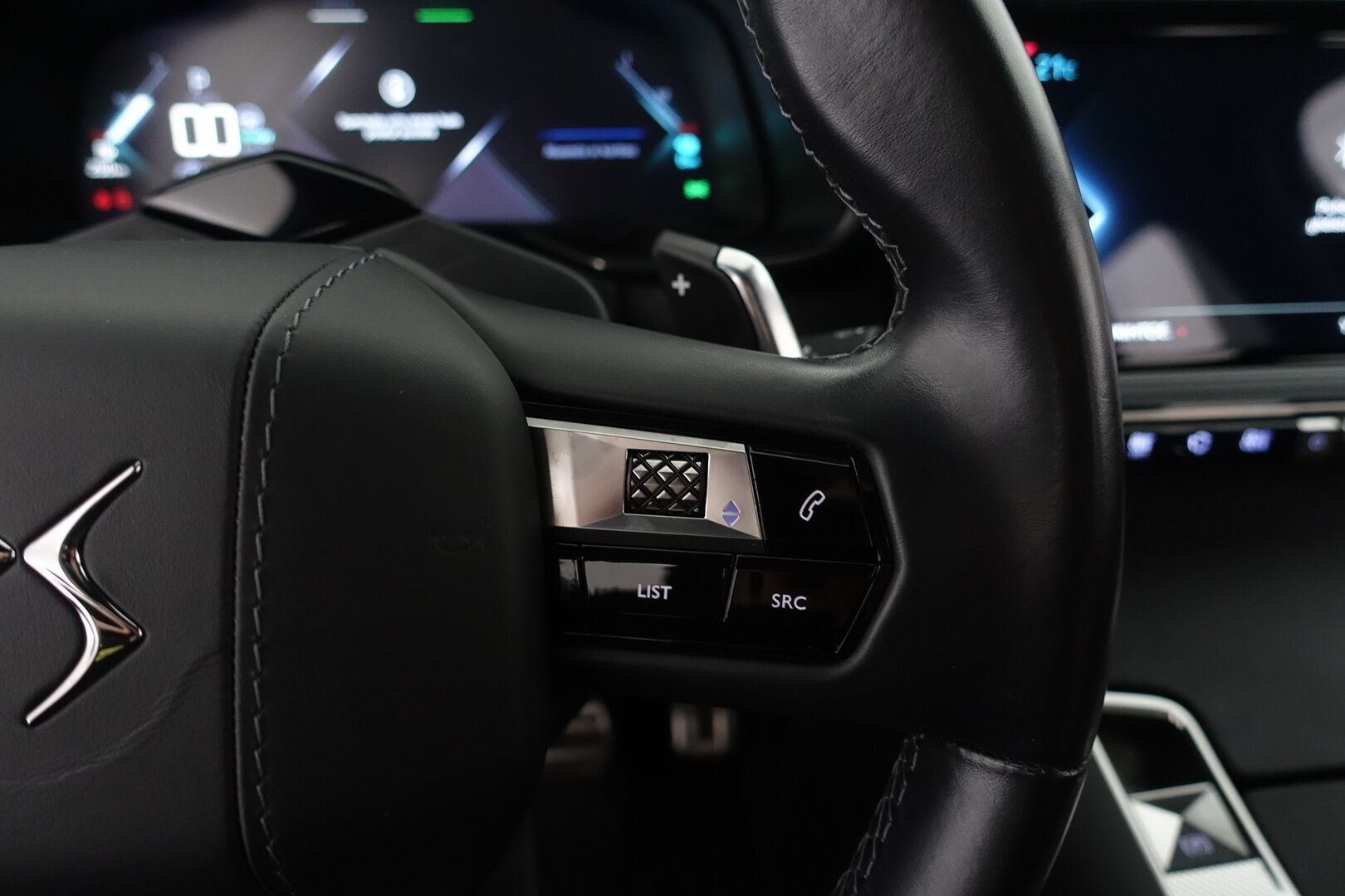 DS 7 Crossback 2020 E-Tense 300 4x4 Plug-in hybrid Opera - | ACC | Night Vision | Panorama | Focal Electra | Ilmastoidut & hierovat nahat | 360 Kamera | Digimittaristo | Keyless | Esilämmitys | Ajolinja-avustin | DS LED Vision | - KORKO VAIN 3,99 %