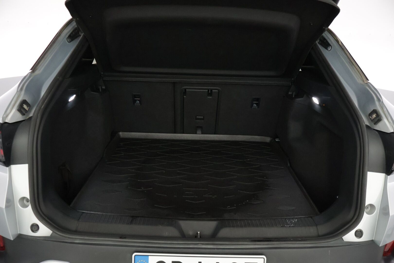 Volkswagen ID.4 2022 GTX AWD Business Top-Sport 220kW / ACC / ILP / 360°-kamera / Muistipenkit / Lasikatto / Koukku - iQ.Light / Sähkötoiminen takaluukku / DCC-alusta / Top-Sport / Navi / Katvevaroitin / Hierontaistuin kuljettajalla