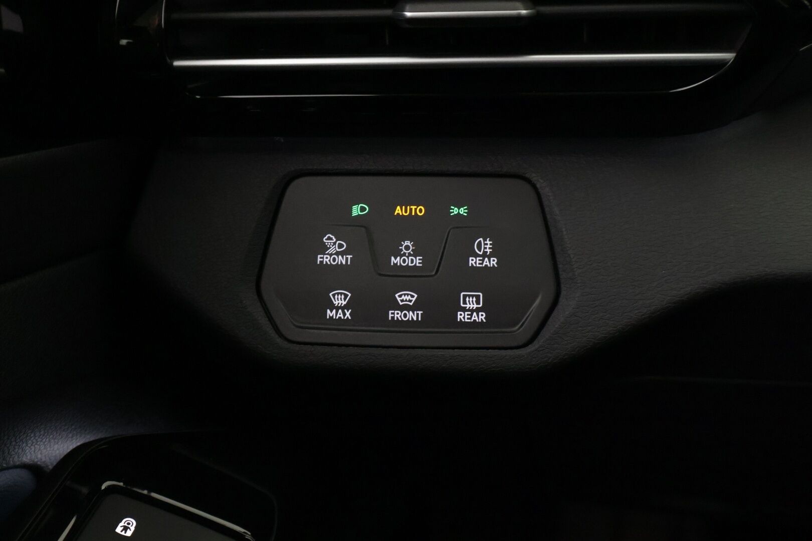 Volkswagen ID.4 2022 GTX AWD Business Top-Sport 220kW / ACC / ILP / 360°-kamera / Muistipenkit / Lasikatto / Koukku - iQ.Light / Sähkötoiminen takaluukku / DCC-alusta / Top-Sport / Navi / Katvevaroitin / Hierontaistuin kuljettajalla