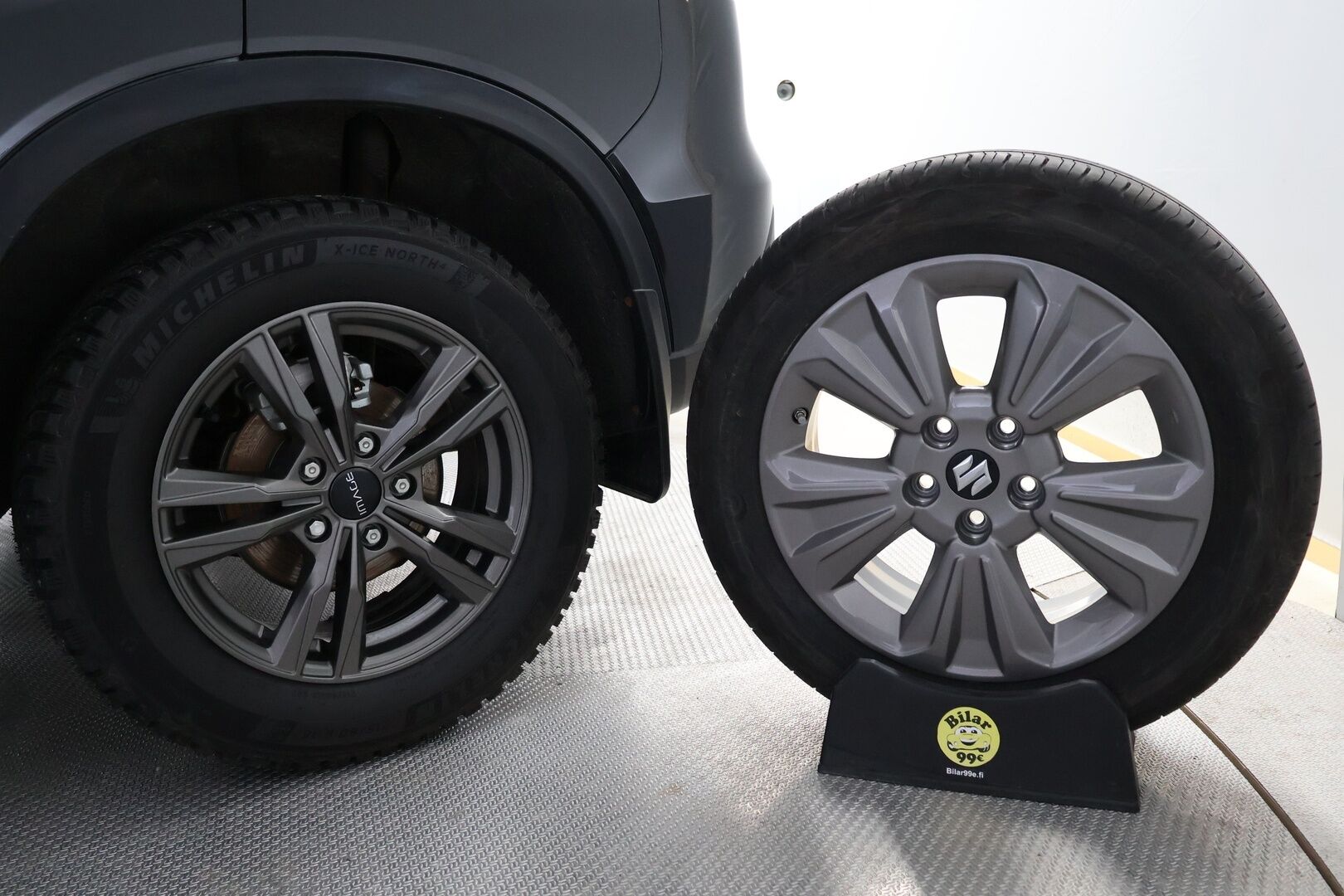 Suzuki Vitara 2025 1,4 BOOSTERJET 48V HYBRID 4WD GL+ 6MT * Adapt.Vakkari / Peruutuskamera / BLIS / Navi / Adapt.LED / KeylessGo / Lohko & Sisäpistoke - 1OM Suomiauto / Merkkihuollot / Metalliväri / Supervarusteet! - HULLUT JOULUT KORKOTARJOUS 2,49% 