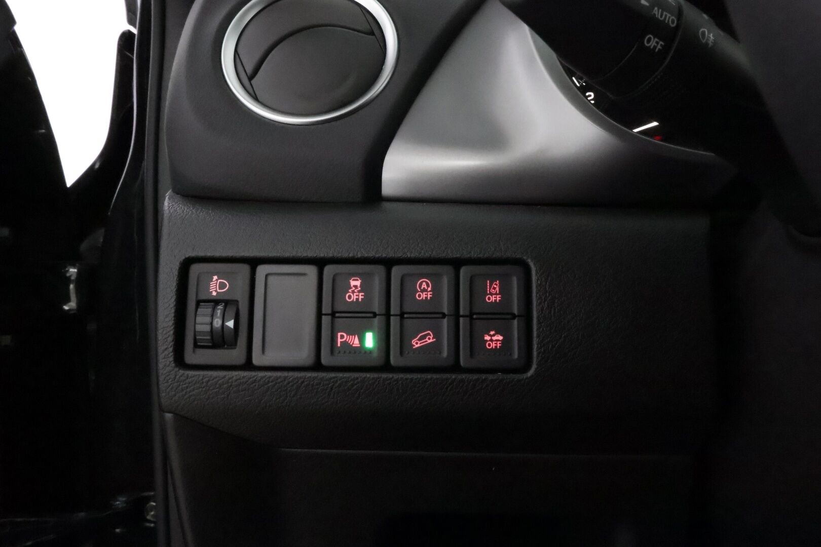 Suzuki Vitara 2025 1,4 BOOSTERJET 48V HYBRID 4WD GL+ 6MT * Adapt.Vakkari / Peruutuskamera / BLIS / Navi / Adapt.LED / KeylessGo / Lohko & Sisäpistoke - 1OM Suomiauto / Merkkihuollot / Metalliväri / Supervarusteet! - HULLUT JOULUT KORKOTARJOUS 2,49% 