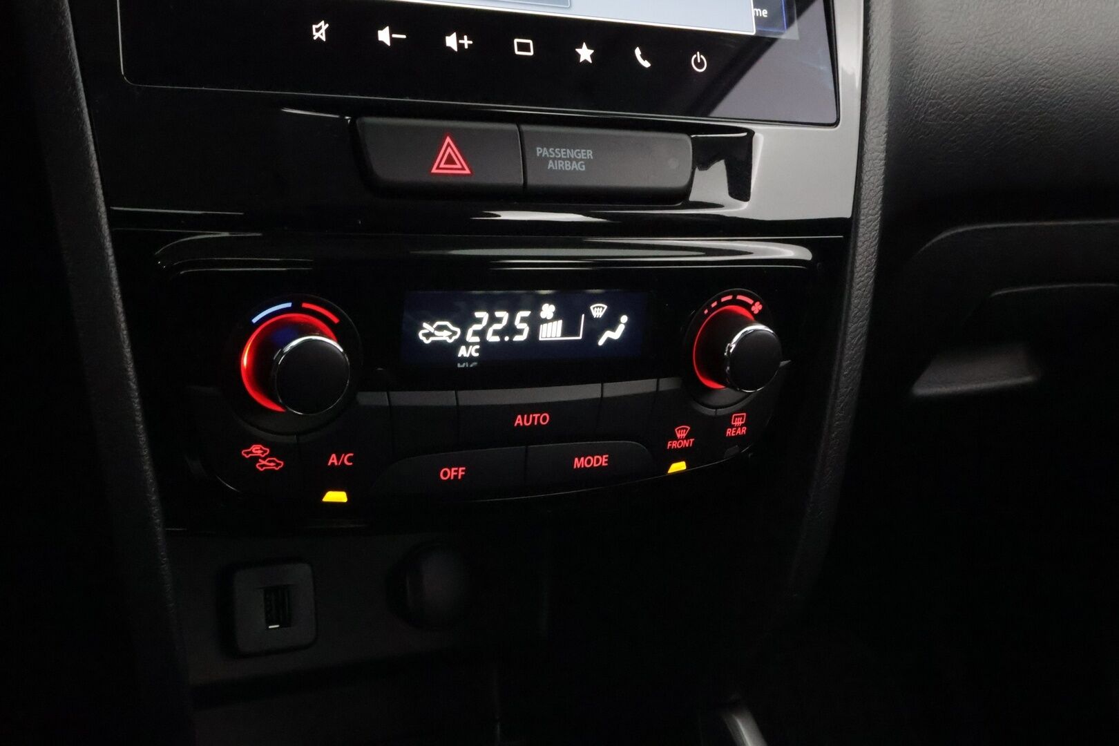 Suzuki Vitara 2025 1,4 BOOSTERJET 48V HYBRID 4WD GL+ 6MT * Adapt.Vakkari / Peruutuskamera / BLIS / Navi / Adapt.LED / KeylessGo / Lohko & Sisäpistoke - 1OM Suomiauto / Merkkihuollot / Metalliväri / Supervarusteet! - HULLUT JOULUT KORKOTARJOUS 2,49% 