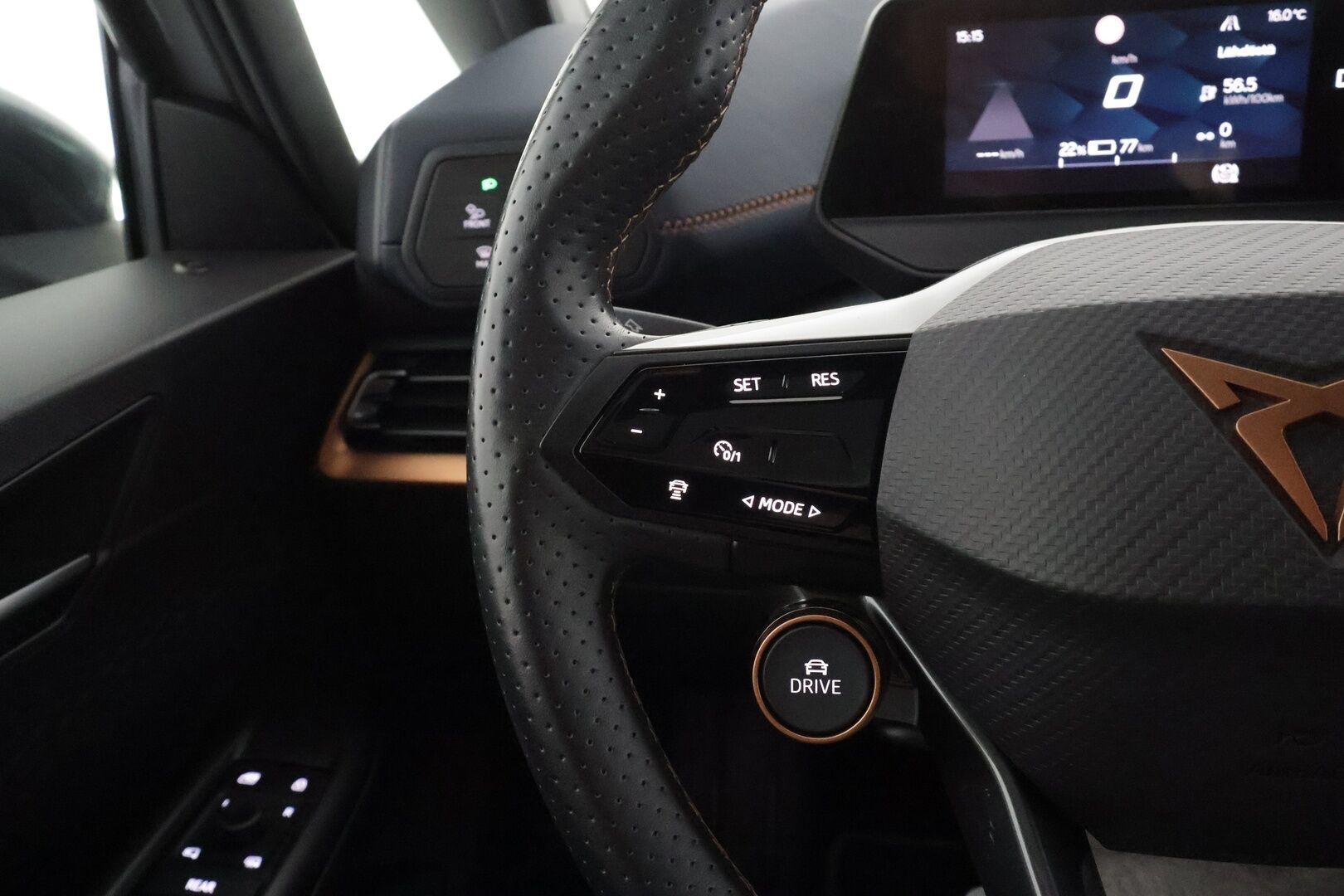 CUPRA Born 2022 e-Boost 170 kW 58 kWh - | ACC | ILP | HUD | DCC | Beats | Sporttipenkit sähköllä ja hieronnalla | Lasikatto | P.kamera | Keyless | Apple & Android | 2x renkaat aluin | 