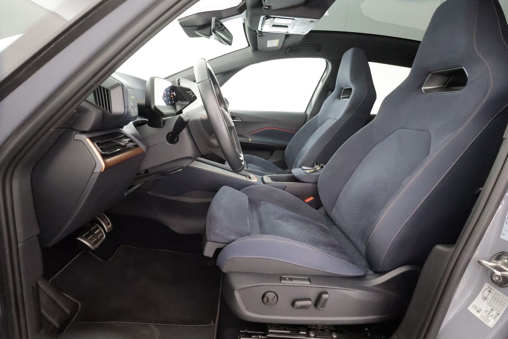 CUPRA Born 2022 e-Boost 170 kW 58 kWh - | ACC | ILP | HUD | DCC | Beats | Sporttipenkit sähköllä ja hieronnalla | Lasikatto | P.kamera | Keyless | Apple & Android | 2x renkaat aluin | 