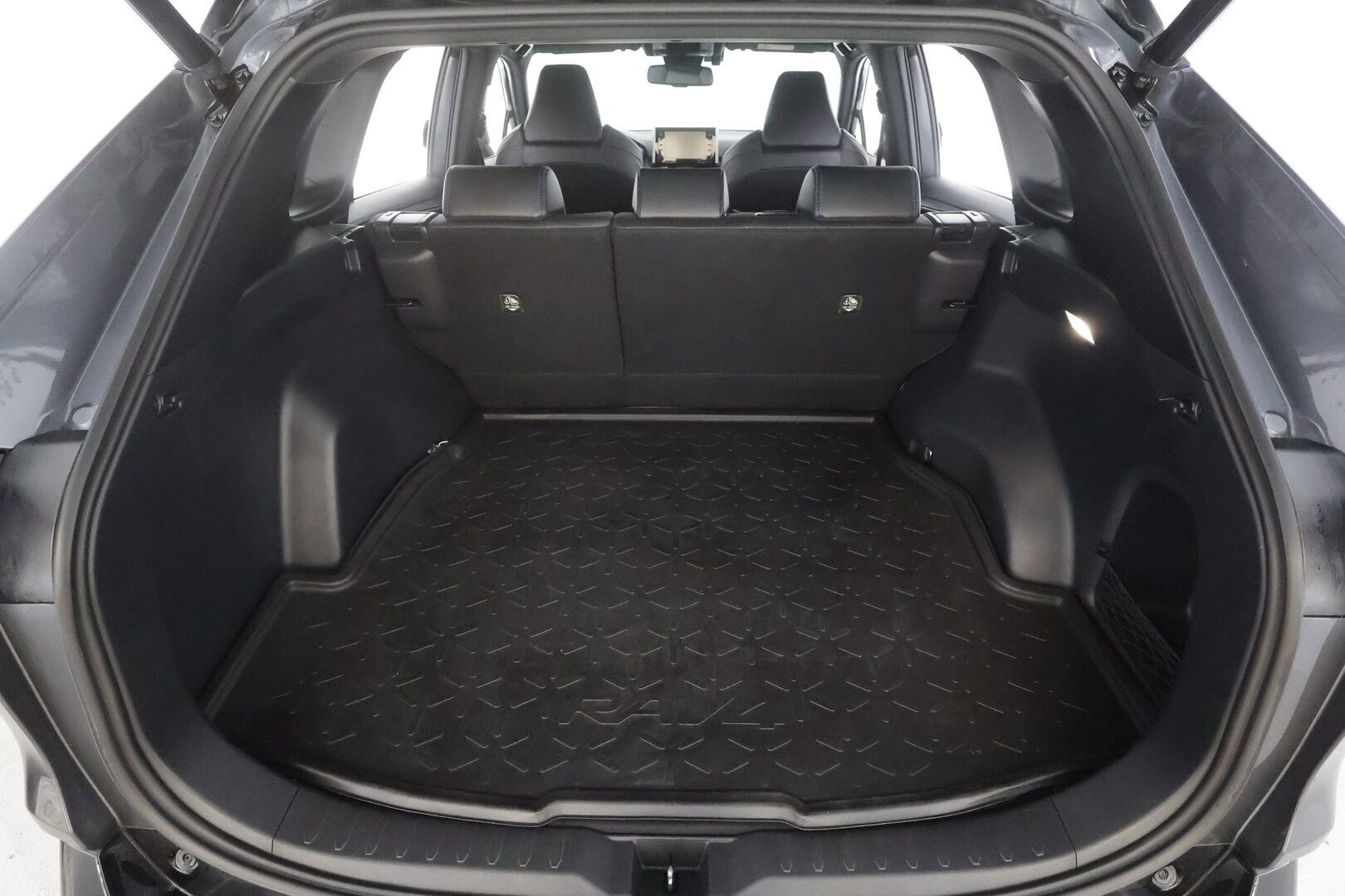 Toyota RAV4 2022 2,5 Hybrid AWD-i Style - | ACC | Puolinahat | Sähköpenkki | P.kamera | LTA | RSA | Apple & Android | Lämm. ratti | Keyless | LED | Sähk. takaluukku | 2x renkaat aluin | 