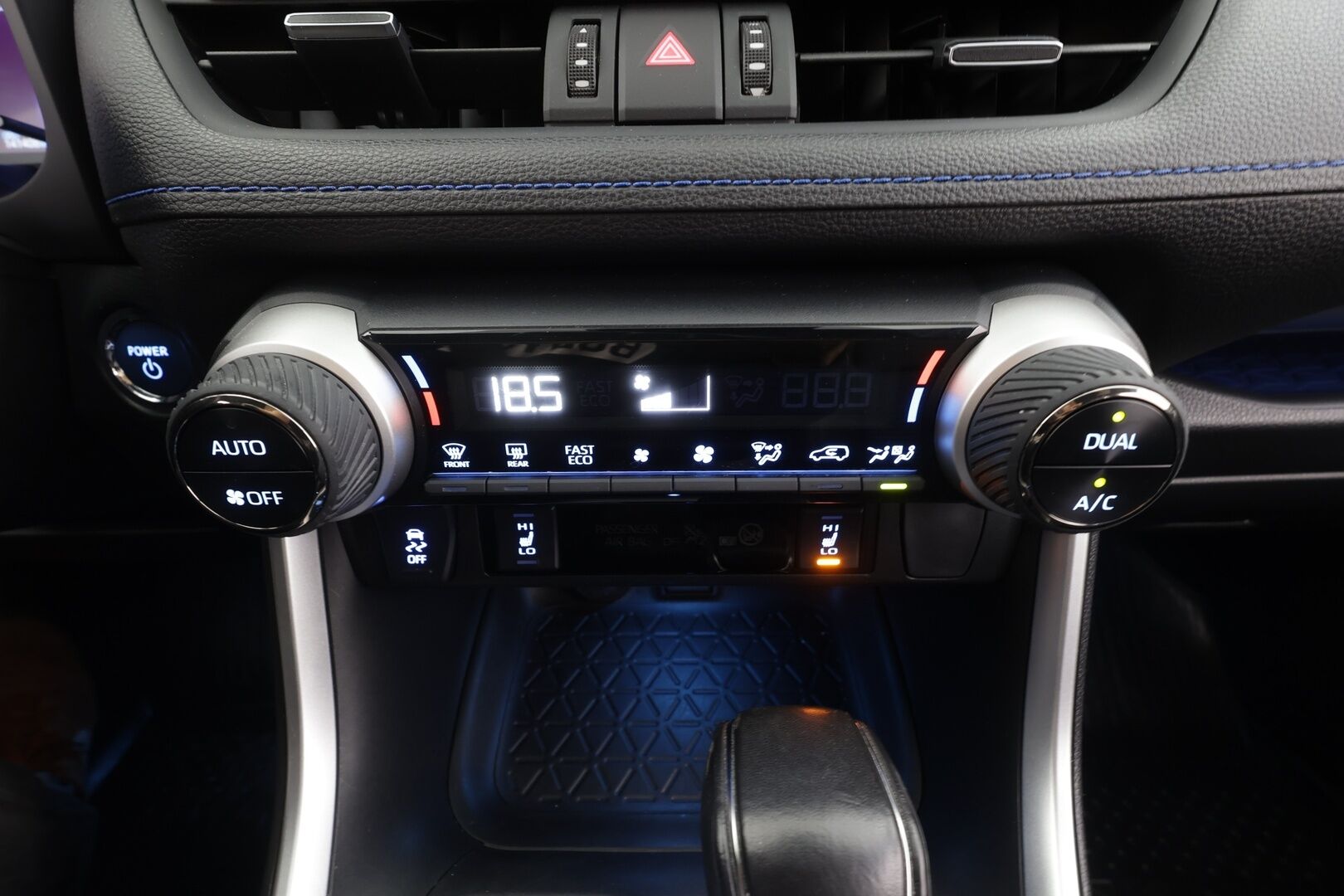 Toyota RAV4 2022 2,5 Hybrid AWD-i Style - | ACC | Puolinahat | Sähköpenkki | P.kamera | LTA | RSA | Apple & Android | Lämm. ratti | Keyless | LED | Sähk. takaluukku | 2x renkaat aluin | 
