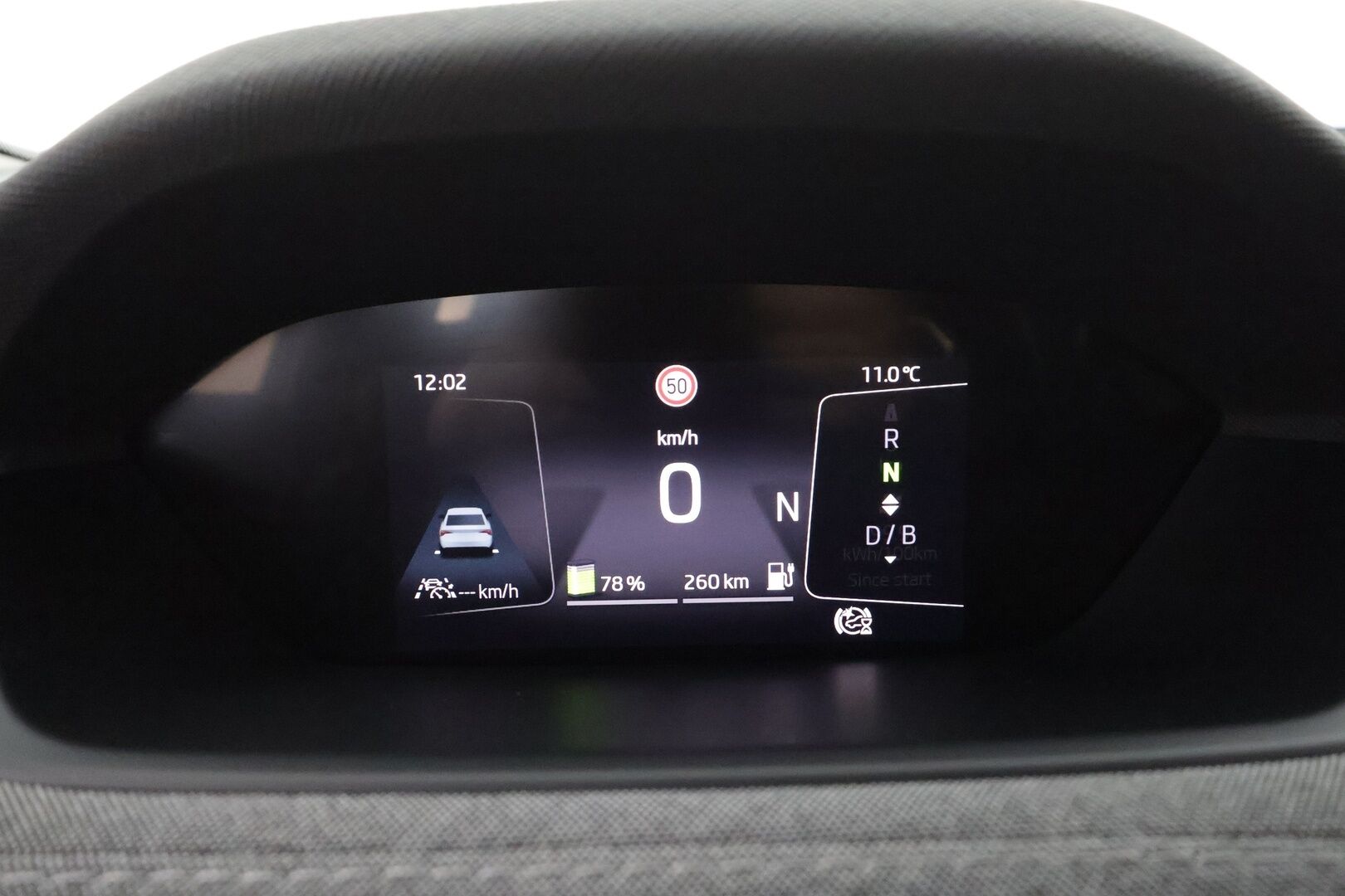 Skoda Enyaq 2022 80x 4x4 iV * ACC / ILP / Koukku / Matrix LED / Puolinahat / P.Kamera / Navi / Keyless / Ratinlämmitin * - Kahdet renkaat aluvanteilla / Merkkihuollettu - HULLUT AVAJAISHULINAT KORKOTARJOUS 3,29 %