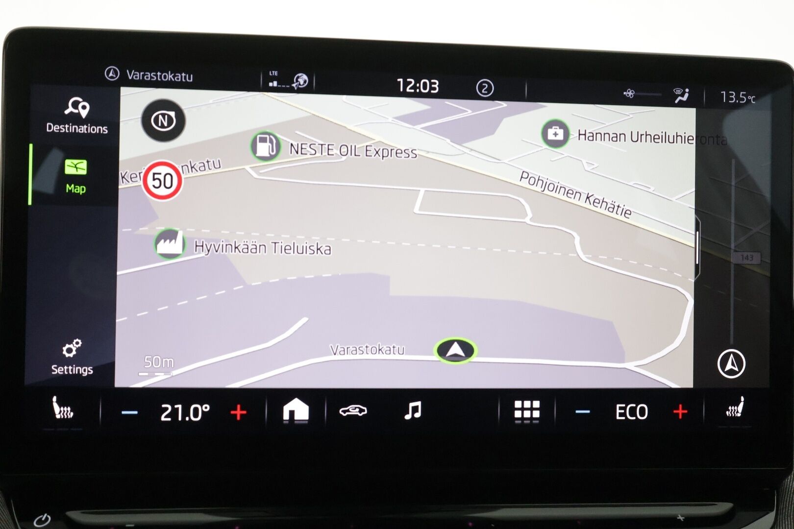 Skoda Enyaq 2022 80x 4x4 iV * ACC / ILP / Koukku / Matrix LED / Puolinahat / P.Kamera / Navi / Keyless / Ratinlämmitin * - Kahdet renkaat aluvanteilla / Merkkihuollettu - HULLUT AVAJAISHULINAT KORKOTARJOUS 3,29 %