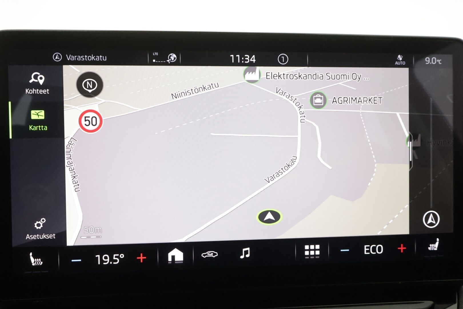 Skoda Enyaq 2022 80x 4x4 iV * ACC / ILP / Koukku / Matrix-LED / P.kamera / Keyless / Apple&Android *