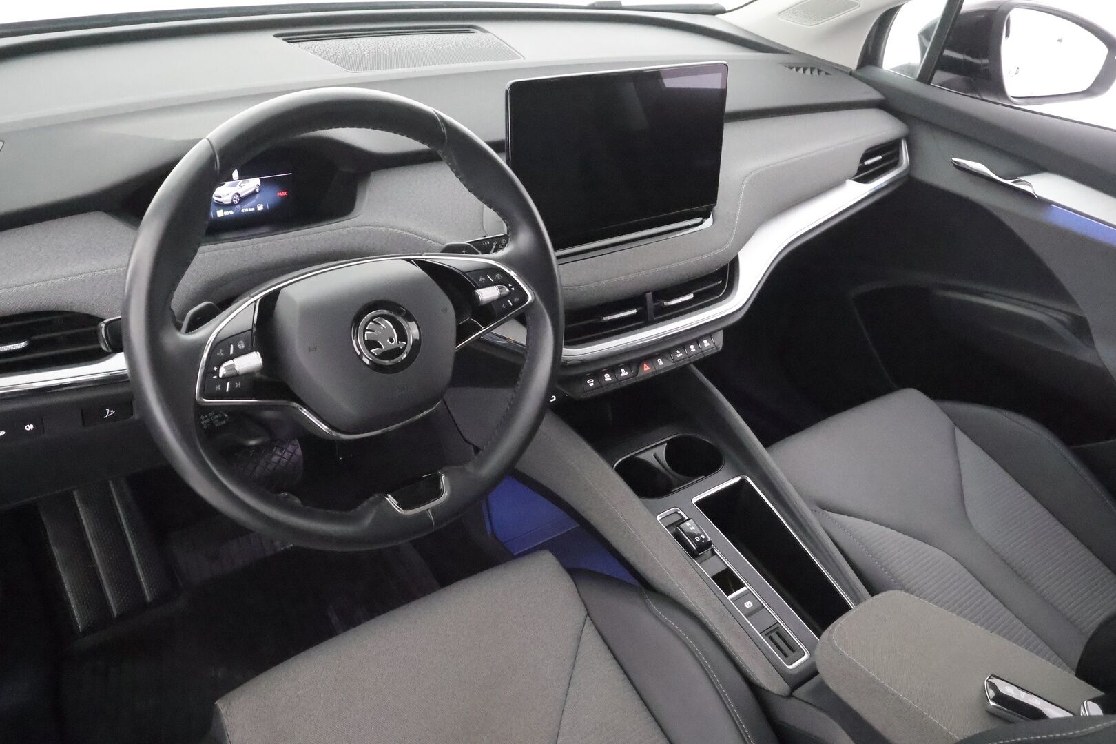 Skoda Enyaq 2022 80x 4x4 iV * ACC / ILP / Koukku / Matrix-LED / P.kamera / Keyless / Apple&Android *