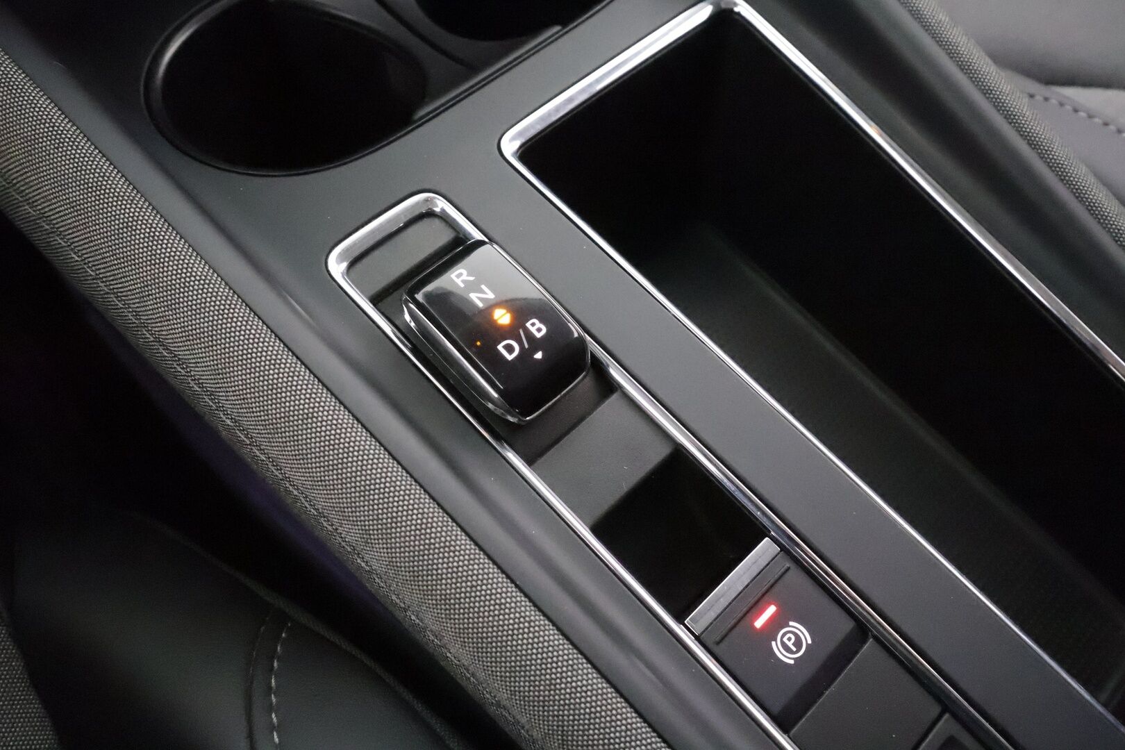 Skoda Enyaq 2022 80x 4x4 iV * ACC / ILP / Koukku / Matrix-LED / P.kamera / Keyless / Apple&Android *