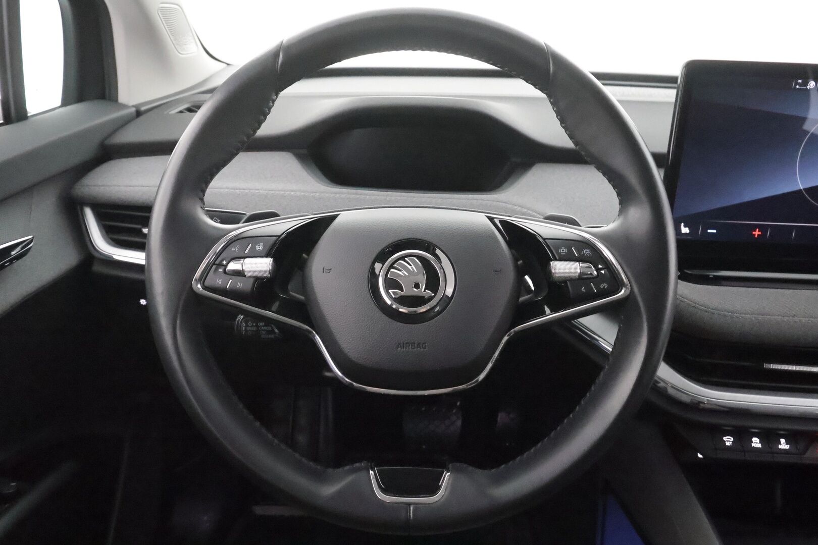 Skoda Enyaq 2022 80x 4x4 iV * ACC / ILP / Koukku / Matrix-LED / P.kamera / Keyless / Apple&Android *