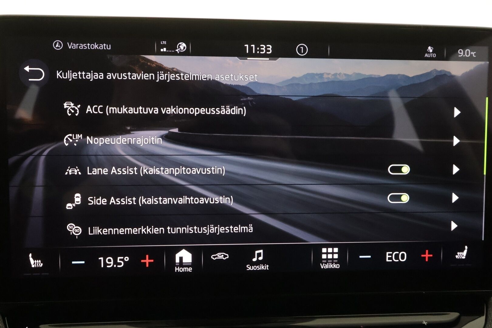 Skoda Enyaq 2022 80x 4x4 iV * ACC / ILP / Koukku / Matrix-LED / P.kamera / Keyless / Apple&Android *