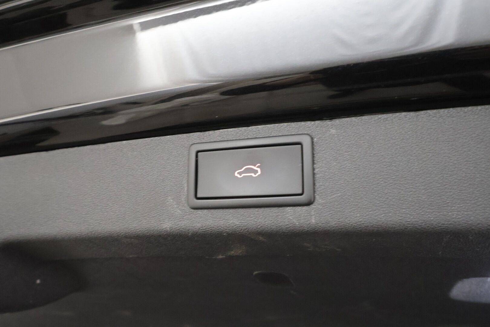 Skoda Enyaq 2022 80x 4x4 iV * ACC / ILP / Koukku / Matrix-LED / P.kamera / Keyless / Apple&Android *
