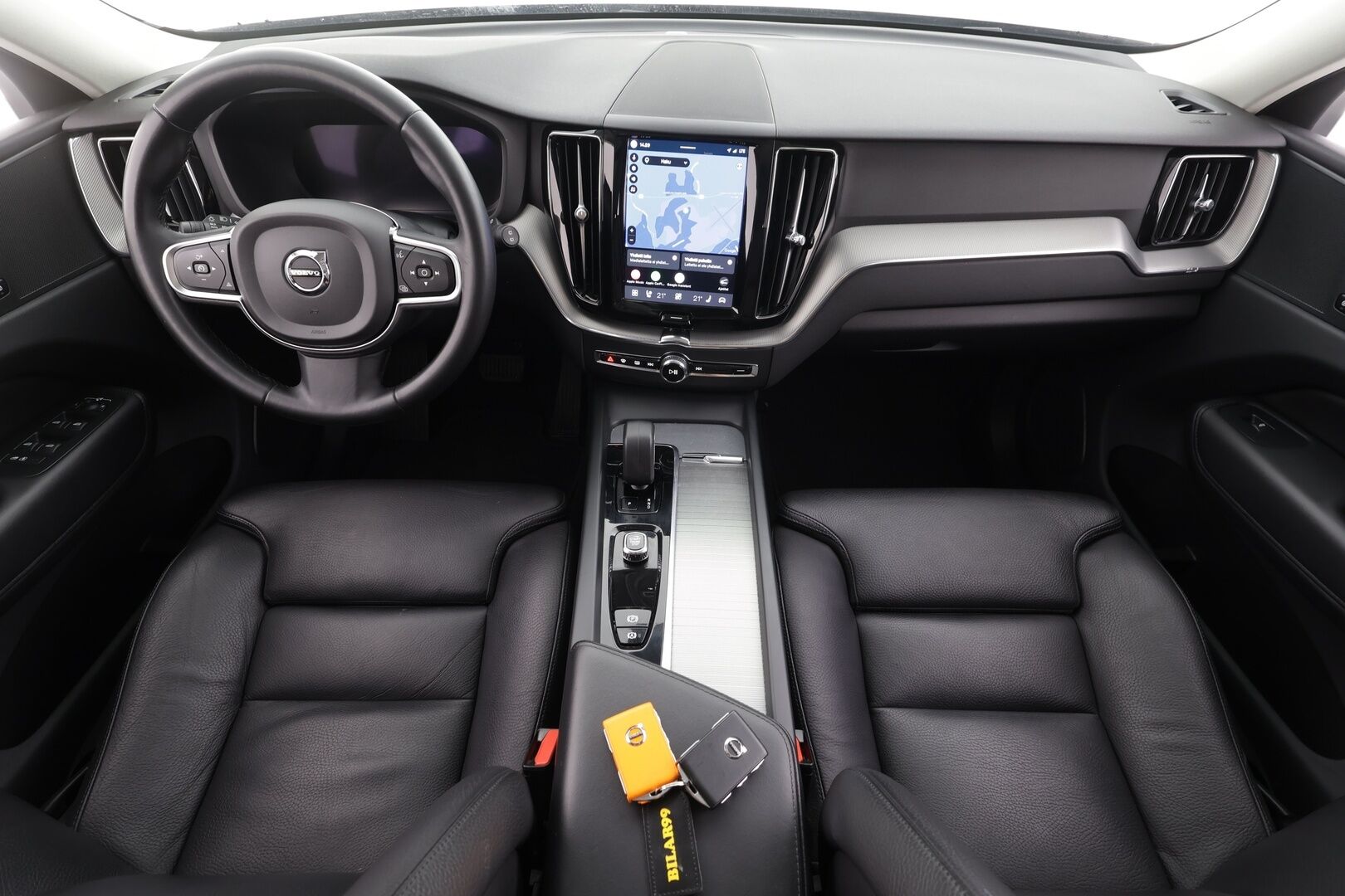 Volvo XC60 2023 T6 AWD Long Range Core aut - | Koukku | Panorama | ACC | Full-LED | 360 | Sporttinahat Muistilla | Navi | Kaistavahti | Katveavustin | Keyless | 2x Latauskaapelit | Kahdet renkaat | Merkkihuollot |