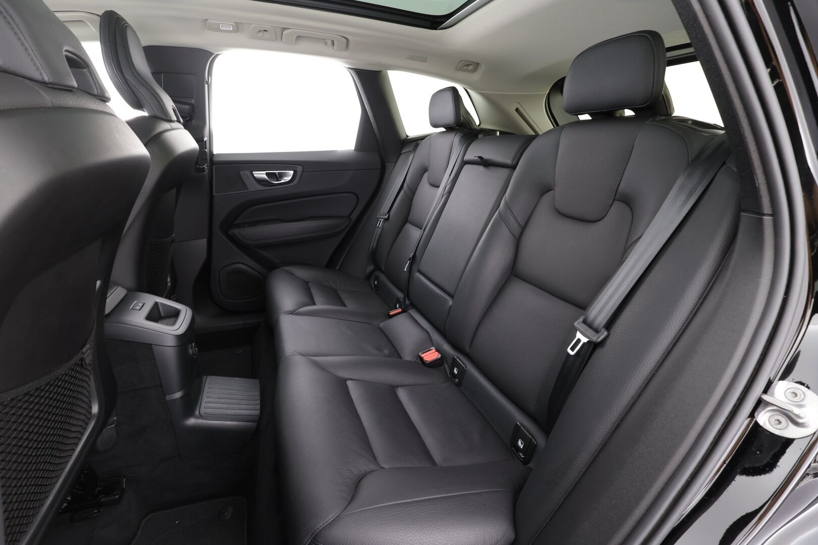 Volvo XC60 2023 T6 AWD Long Range Core aut - | Koukku | Panorama | ACC | Full-LED | 360 | Sporttinahat Muistilla | Navi | Kaistavahti | Katveavustin | Keyless | 2x Latauskaapelit | Kahdet renkaat | Merkkihuollot |