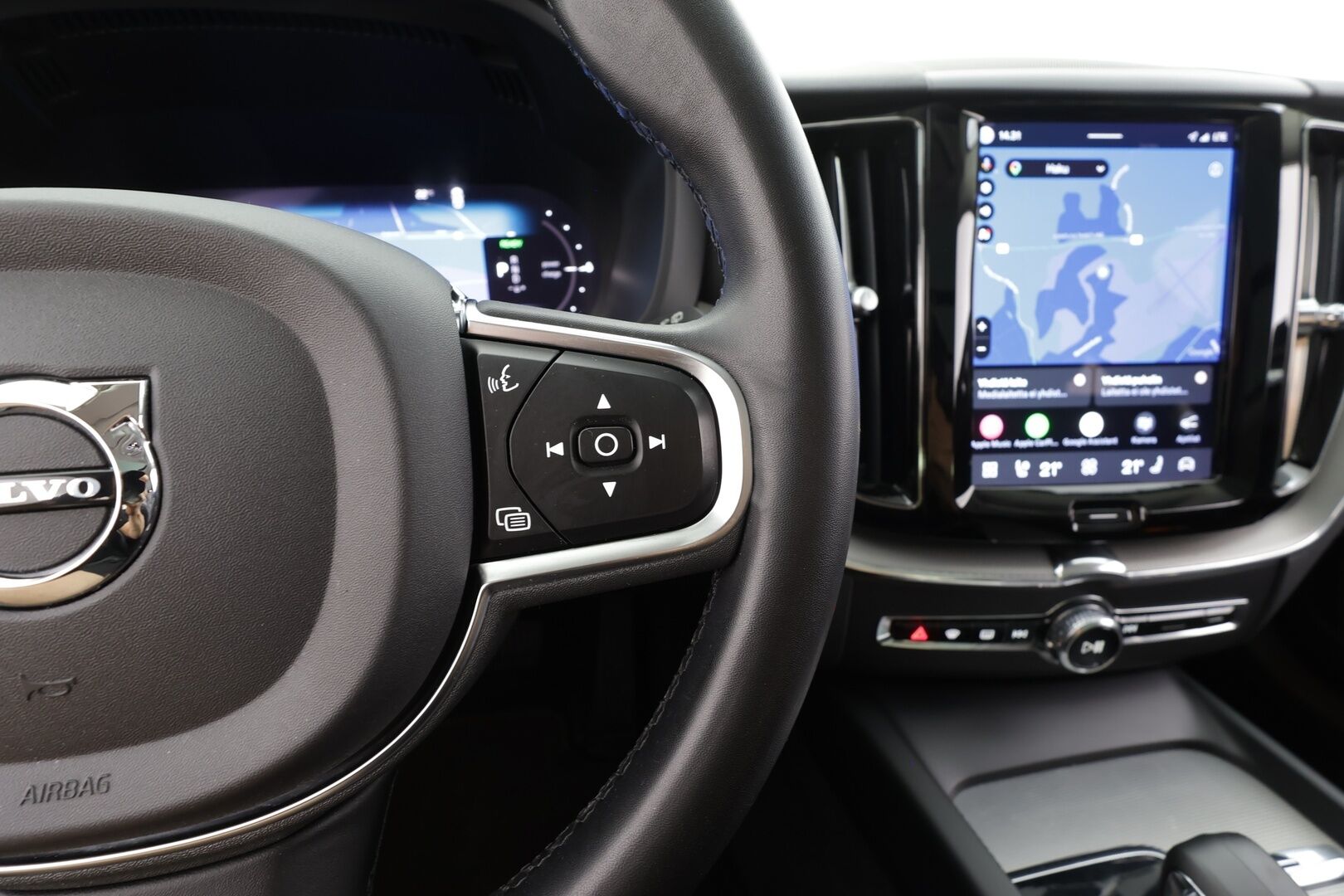 Volvo XC60 2023 T6 AWD Long Range Core aut - | Koukku | Panorama | ACC | Full-LED | 360 | Sporttinahat Muistilla | Navi | Kaistavahti | Katveavustin | Keyless | 2x Latauskaapelit | Kahdet renkaat | Merkkihuollot |