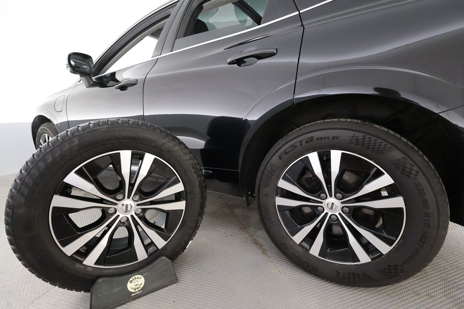 Volvo XC60 2023 T6 AWD Long Range Core aut - | Koukku | Panorama | ACC | Full-LED | 360 | Sporttinahat Muistilla | Navi | Kaistavahti | Katveavustin | Keyless | 2x Latauskaapelit | Kahdet renkaat | Merkkihuollot |