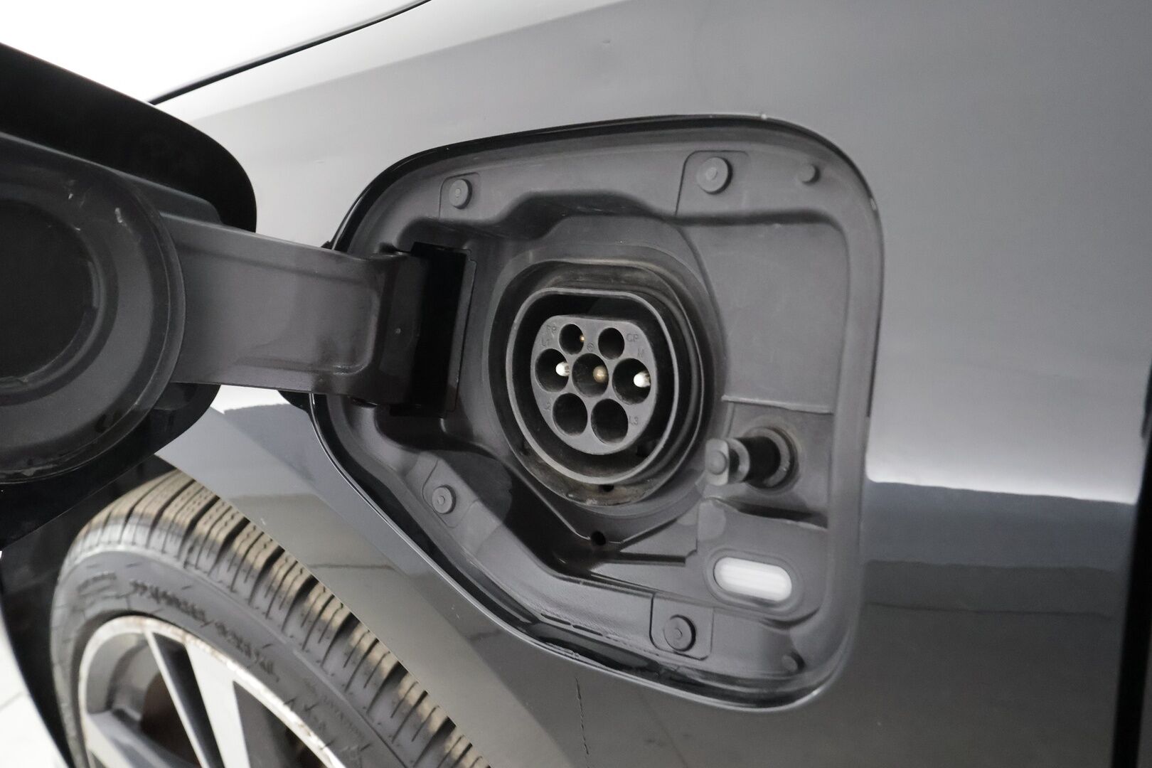 Audi A3 2021 Sportback Business 45 TFSI e 180kW S tronic * ACC / Matrix / Sportnahat / P.Tutka / Kaistavahti * - 2x Latauskaapelit / Kahdet renkaat aluvanteilla / Merkkihuollot - HULLUT AVAJAISHULINAT KORKOTARJOUS 3,29 %