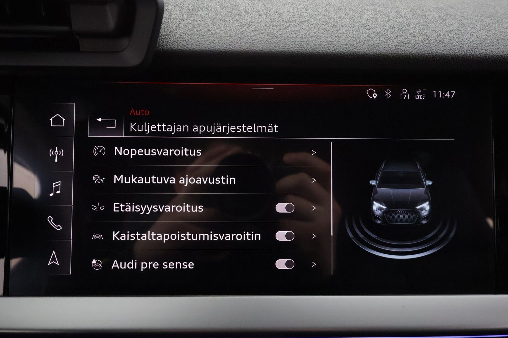 Audi A3 2021 Sportback Business 45 TFSI e 180kW S tronic * ACC / Matrix / Sportnahat / P.Tutka / Kaistavahti * - 2x Latauskaapelit / Kahdet renkaat aluvanteilla / Merkkihuollot - HULLUT AVAJAISHULINAT KORKOTARJOUS 3,29 %