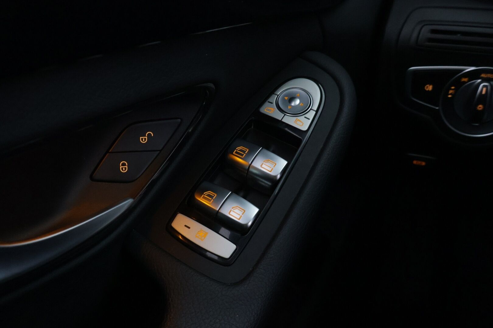 Mercedes-Benz C 2020 180 A Business / Vakkari / Peruutuskamera / Sport-istuimet / - Vähän ajettu/ Kahdet renkaat/ viimesin huolto tehty 56tkm kohdalla - HULLUT JOULUT KORKOTARJOUS 2,49% 