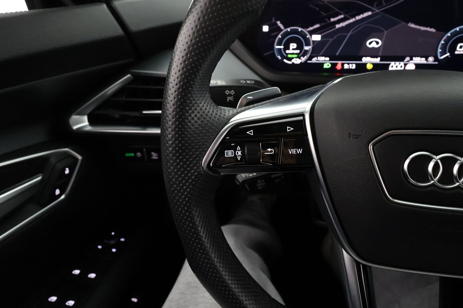 AUDI E-TRON GT 2022 60 quattro * ILP / ACC / Matrix-LED / 360° / Nahkaverhoilu / Lasikatto / Navi / Kaistavahti / KeylessGO * - 2x Latauskaapelit / Kahdet renkaat / Merkkihuollettu! - HULLU BLACKWEEK KORKOTARJOUS 2,49%