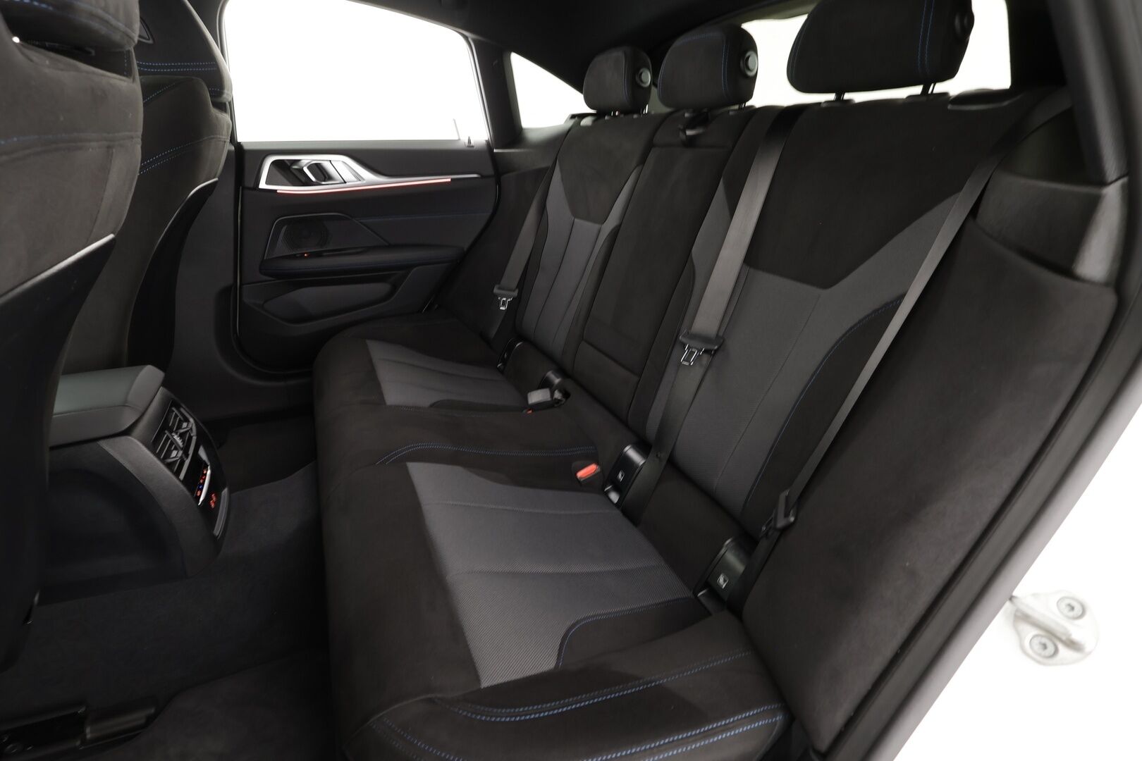 BMW I4 2025 xDrive40 M Sport * Widescreen / ACC / HUD / LED / 360° / Sportpenkit / Navi / Kaistavahti / Comfort Access / HiFi * - Akku kuntotarkastettu SoH 97,3% / Kahdet renkaat - HULLU BLACKWEEK KORKOTARJOUS 2,49%