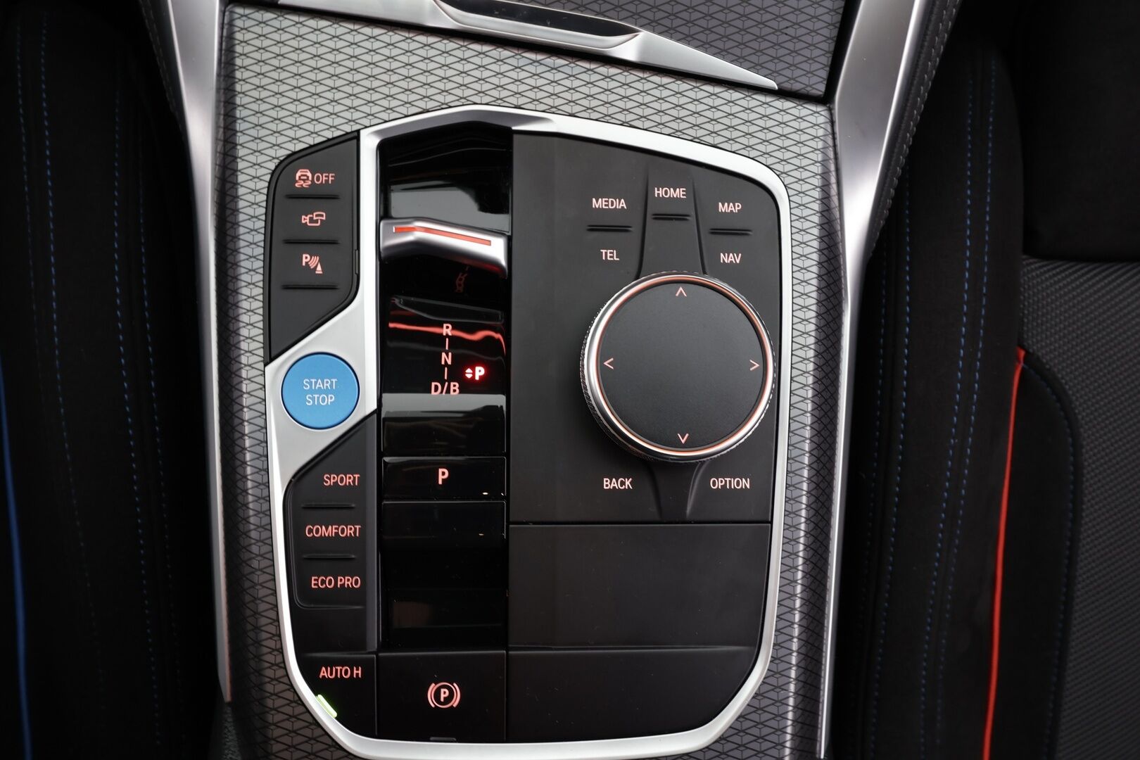 BMW I4 2025 xDrive40 M Sport * Widescreen / ACC / HUD / LED / 360° / Sportpenkit / Navi / Kaistavahti / Comfort Access / HiFi * - Akku kuntotarkastettu SoH 97,3% / Kahdet renkaat - HULLU BLACKWEEK KORKOTARJOUS 2,49%