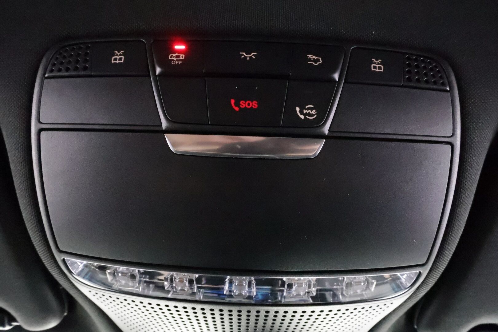 MERCEDES-BENZ EQC 2023 400 AMG * Distronic+ / P.kamera / Multibeam / Navi / Midline / Muistipenkit / KeylessGo / Sähköluukku / Widescreen * - HULLU BLACKWEEK KORKOTARJOUS 2,49%