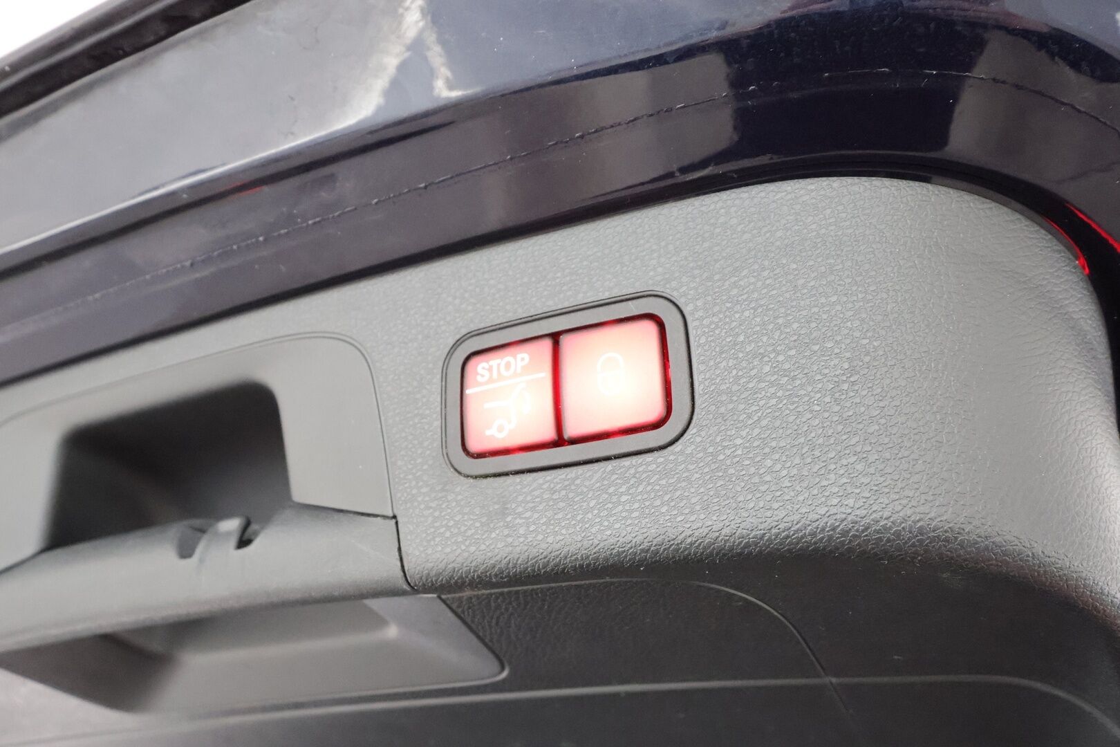 MERCEDES-BENZ EQC 2023 400 AMG * Distronic+ / P.kamera / Multibeam / Navi / Midline / Muistipenkit / KeylessGo / Sähköluukku / Widescreen * - HULLU BLACKWEEK KORKOTARJOUS 2,49%