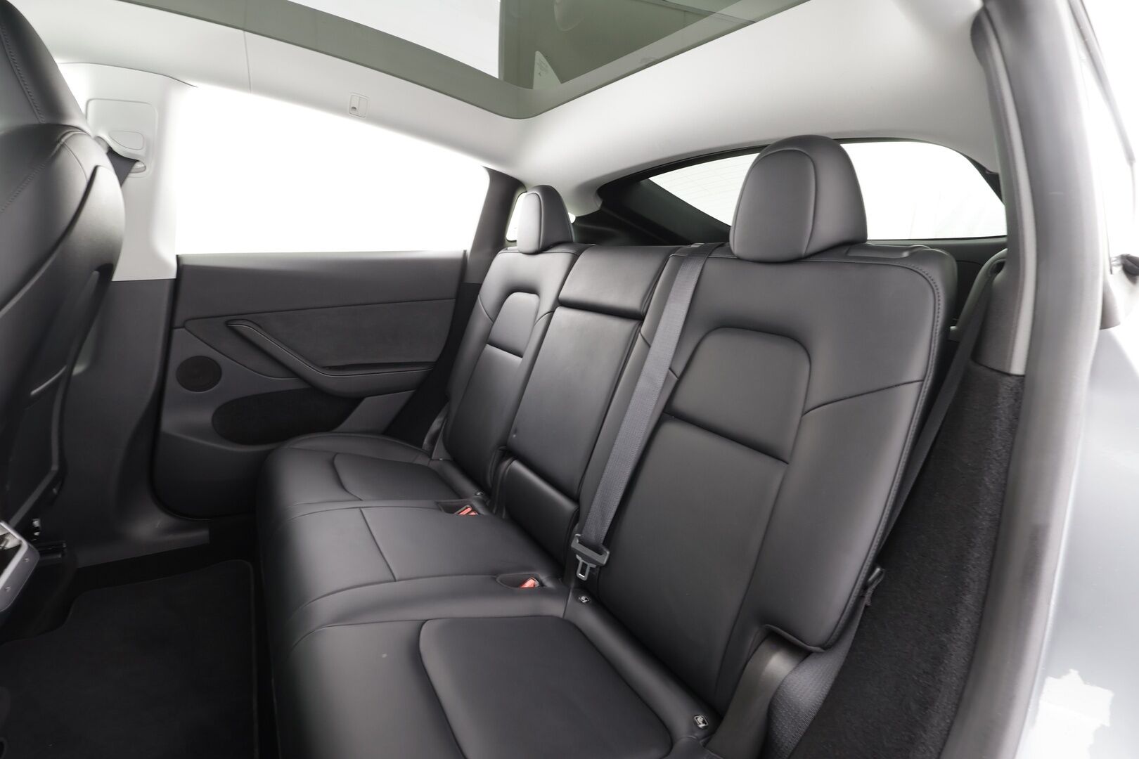 TESLA MODEL Y 2024 RWD * Lasikatto / P.kamera / Matrix LED / Premium Audio / ILP / Navi / Nahat * - Akku kuntotarkastettu 