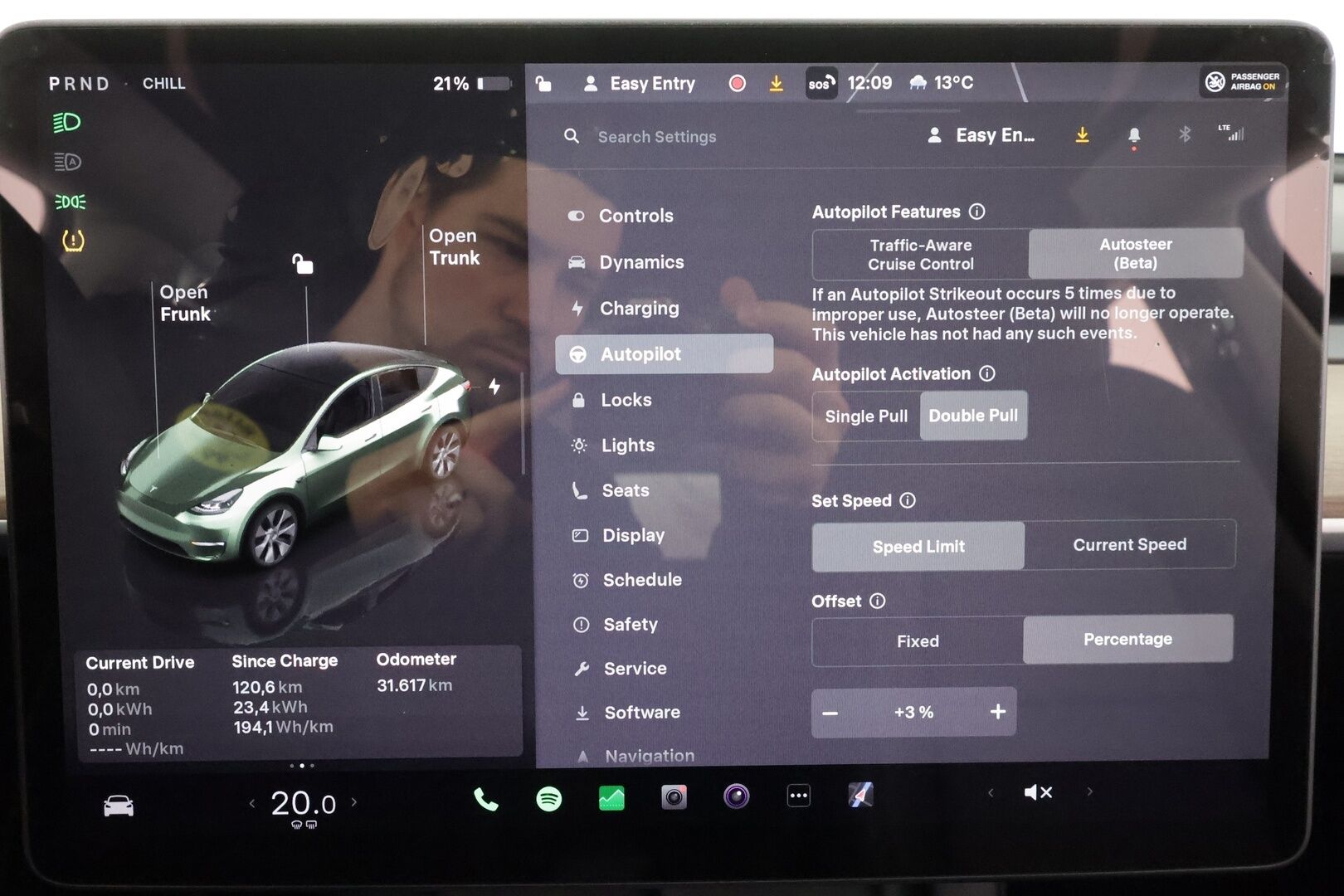 TESLA MODEL Y 2024 RWD * Lasikatto / P.kamera / Matrix LED / Premium Audio / ILP / Navi / Nahat * - Akku kuntotarkastettu 