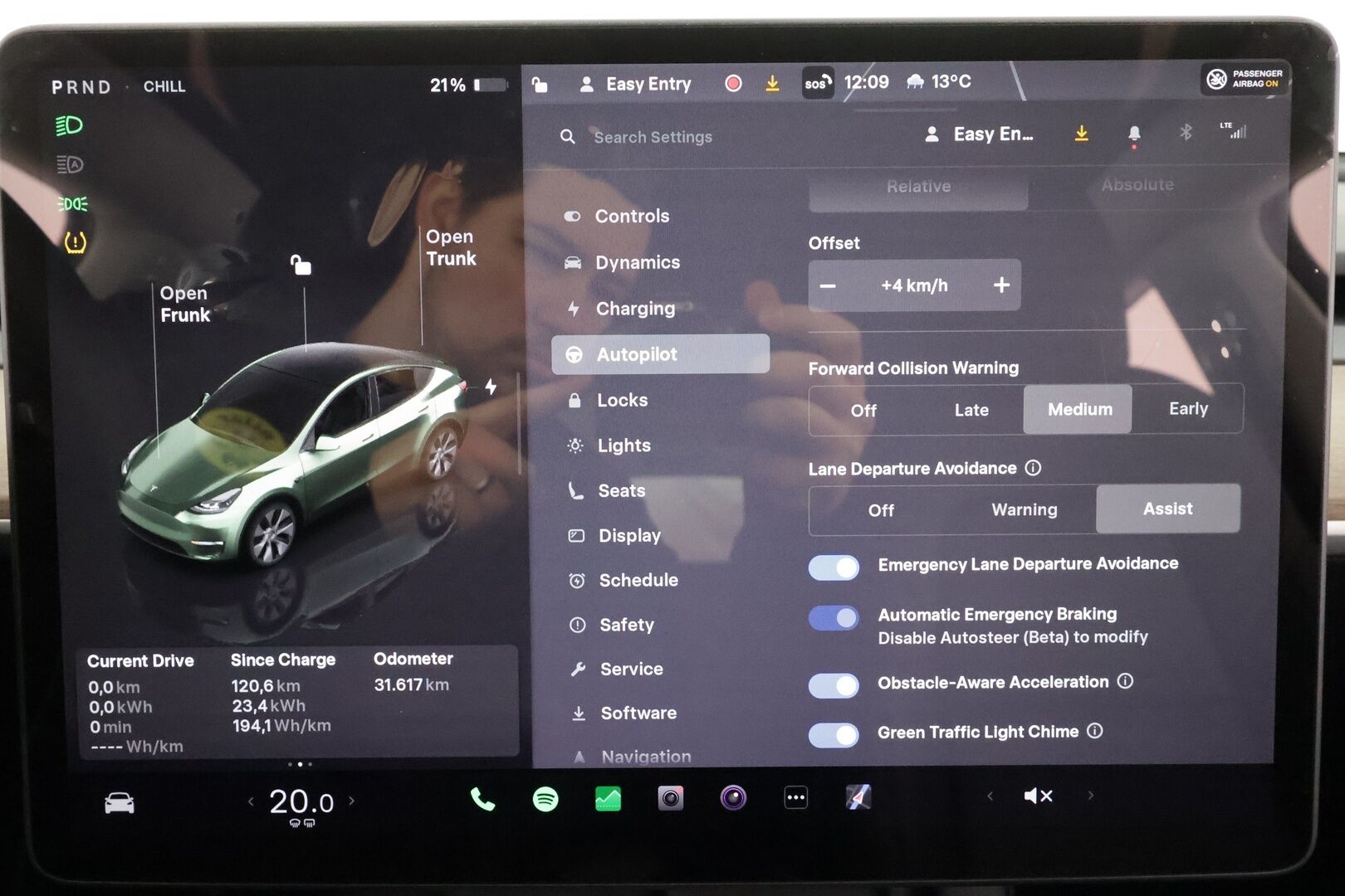 TESLA MODEL Y 2024 RWD * Lasikatto / P.kamera / Matrix LED / Premium Audio / ILP / Navi / Nahat * - Akku kuntotarkastettu 