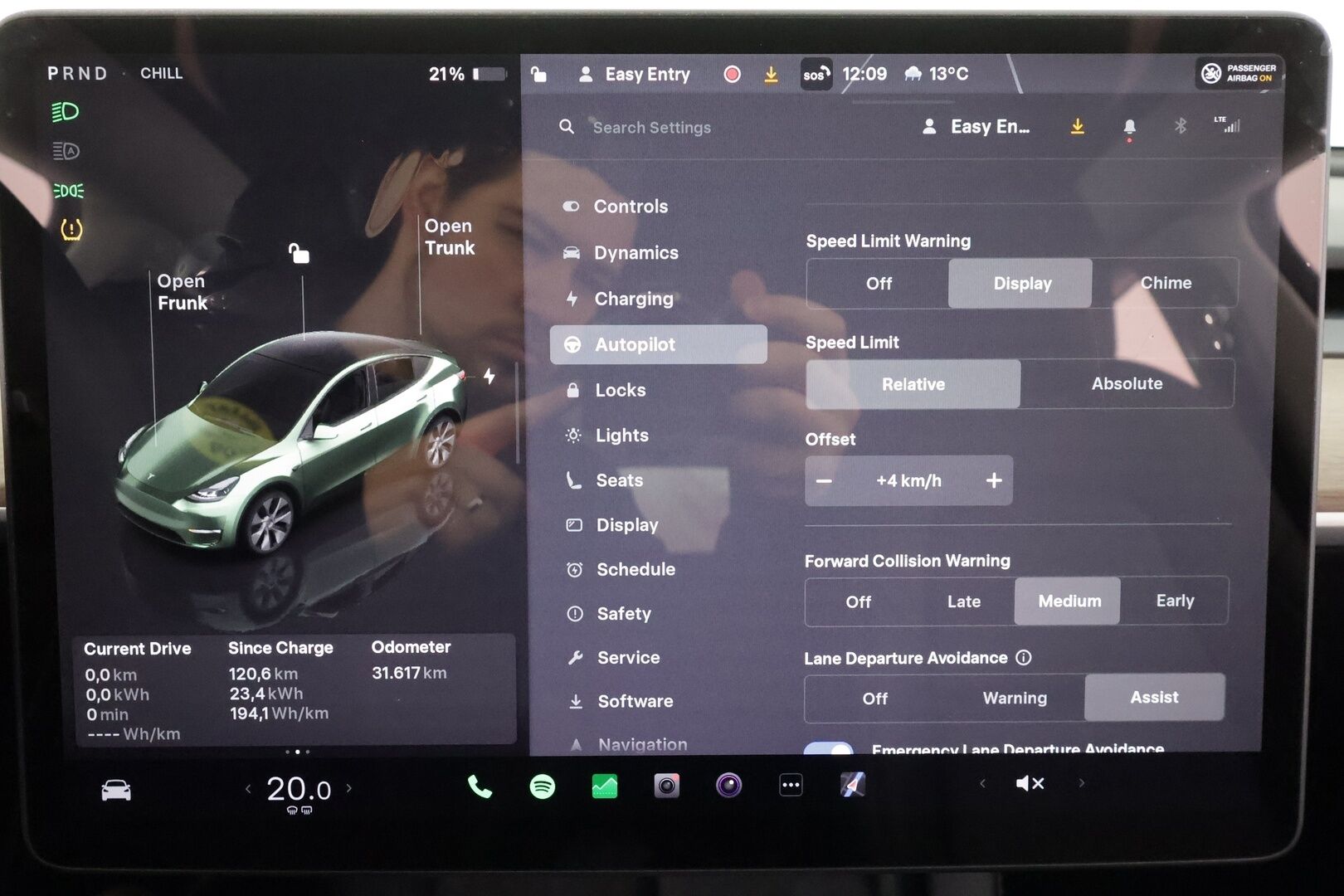 TESLA MODEL Y 2024 RWD * Lasikatto / P.kamera / Matrix LED / Premium Audio / ILP / Navi / Nahat * - Akku kuntotarkastettu 