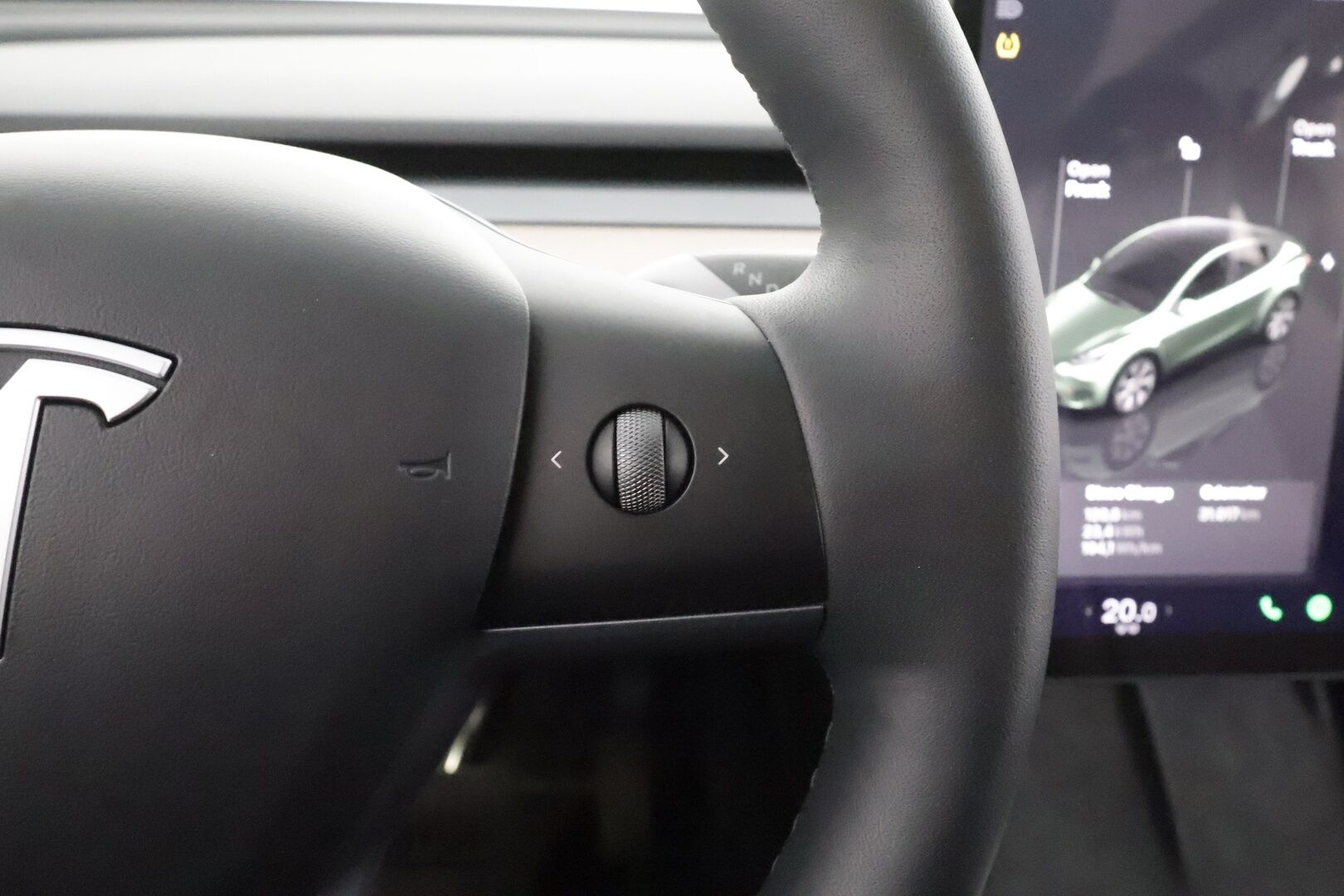 TESLA MODEL Y 2024 RWD * Lasikatto / P.kamera / Matrix LED / Premium Audio / ILP / Navi / Nahat * - Akku kuntotarkastettu 