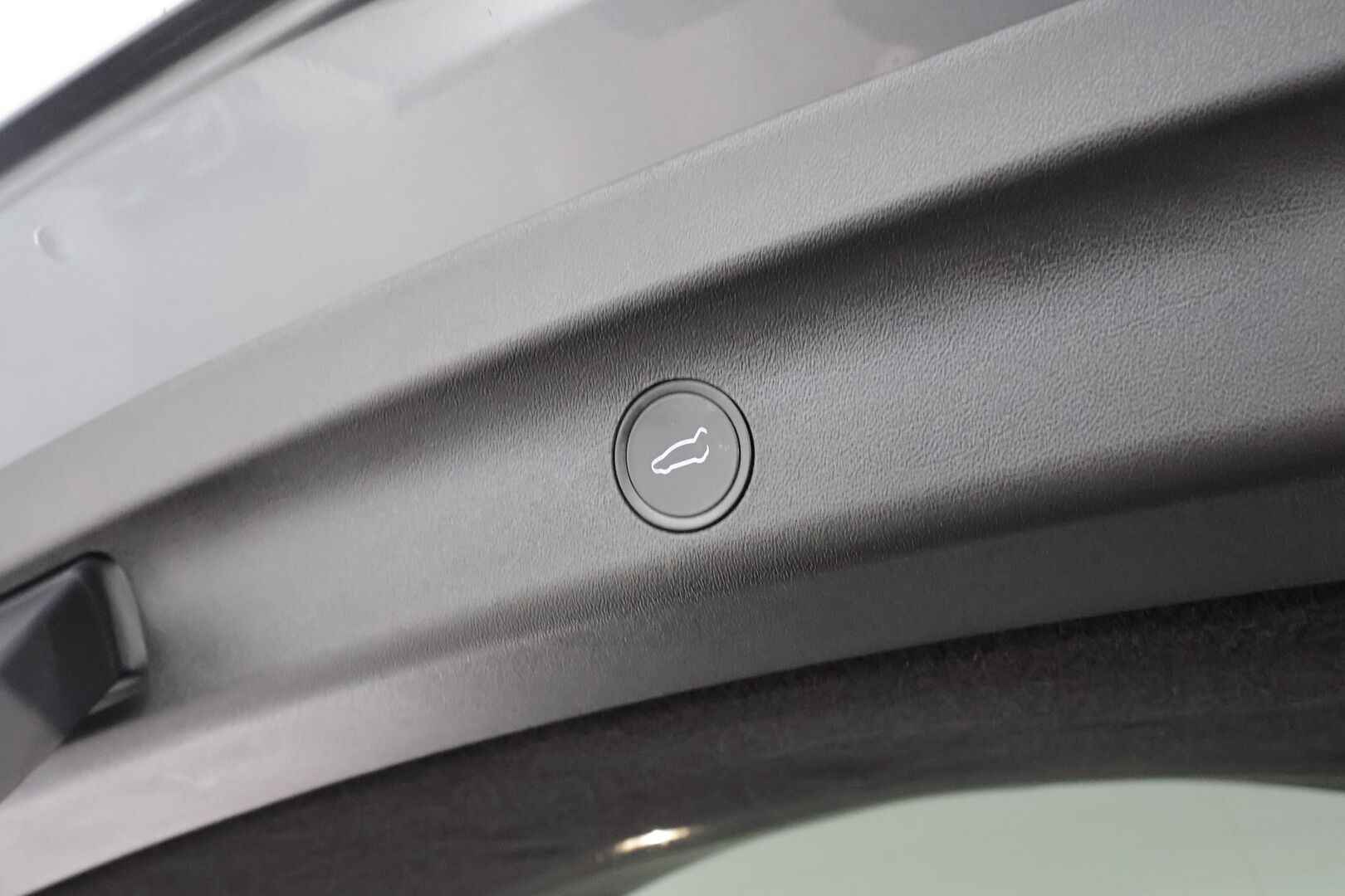 TESLA MODEL Y 2024 RWD * Lasikatto / P.kamera / Matrix LED / Premium Audio / ILP / Navi / Nahat * - Akku kuntotarkastettu 