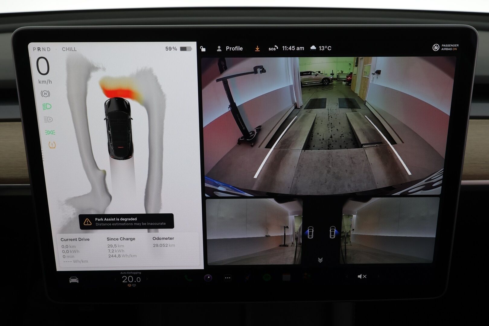 TESLA MODEL Y 2023 Long Range Dual Motor * Lasikatto / Premium Audio / P.kamera / Matrix LED / ILP / Nahat / Navi * - Kahdet renkaat aluvanteilla - HULLUT BLACKWEEK JATKOT - KORKOTARJOUS 2,49%