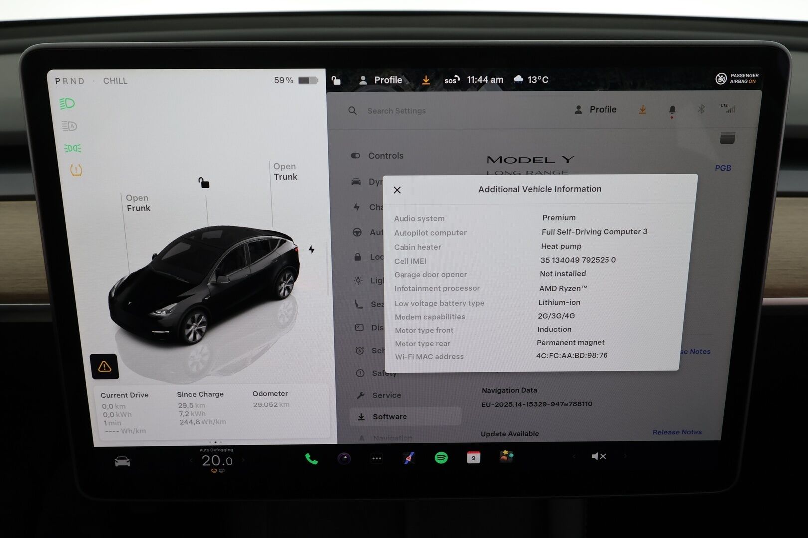 TESLA MODEL Y 2023 Long Range Dual Motor * Lasikatto / Premium Audio / P.kamera / Matrix LED / ILP / Nahat / Navi * - Kahdet renkaat aluvanteilla - HULLUT BLACKWEEK JATKOT - KORKOTARJOUS 2,49%