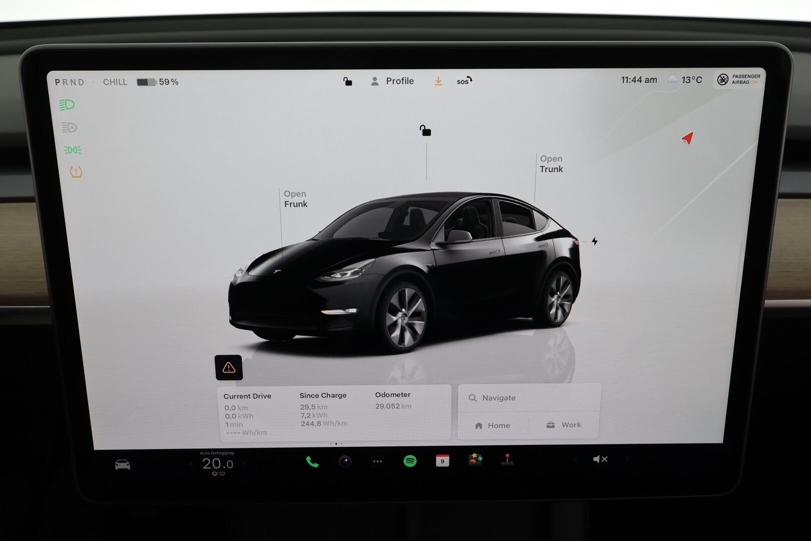 TESLA MODEL Y 2023 Long Range Dual Motor * Lasikatto / Premium Audio / P.kamera / Matrix LED / ILP / Nahat / Navi * - Kahdet renkaat aluvanteilla - HULLUT BLACKWEEK JATKOT - KORKOTARJOUS 2,49%