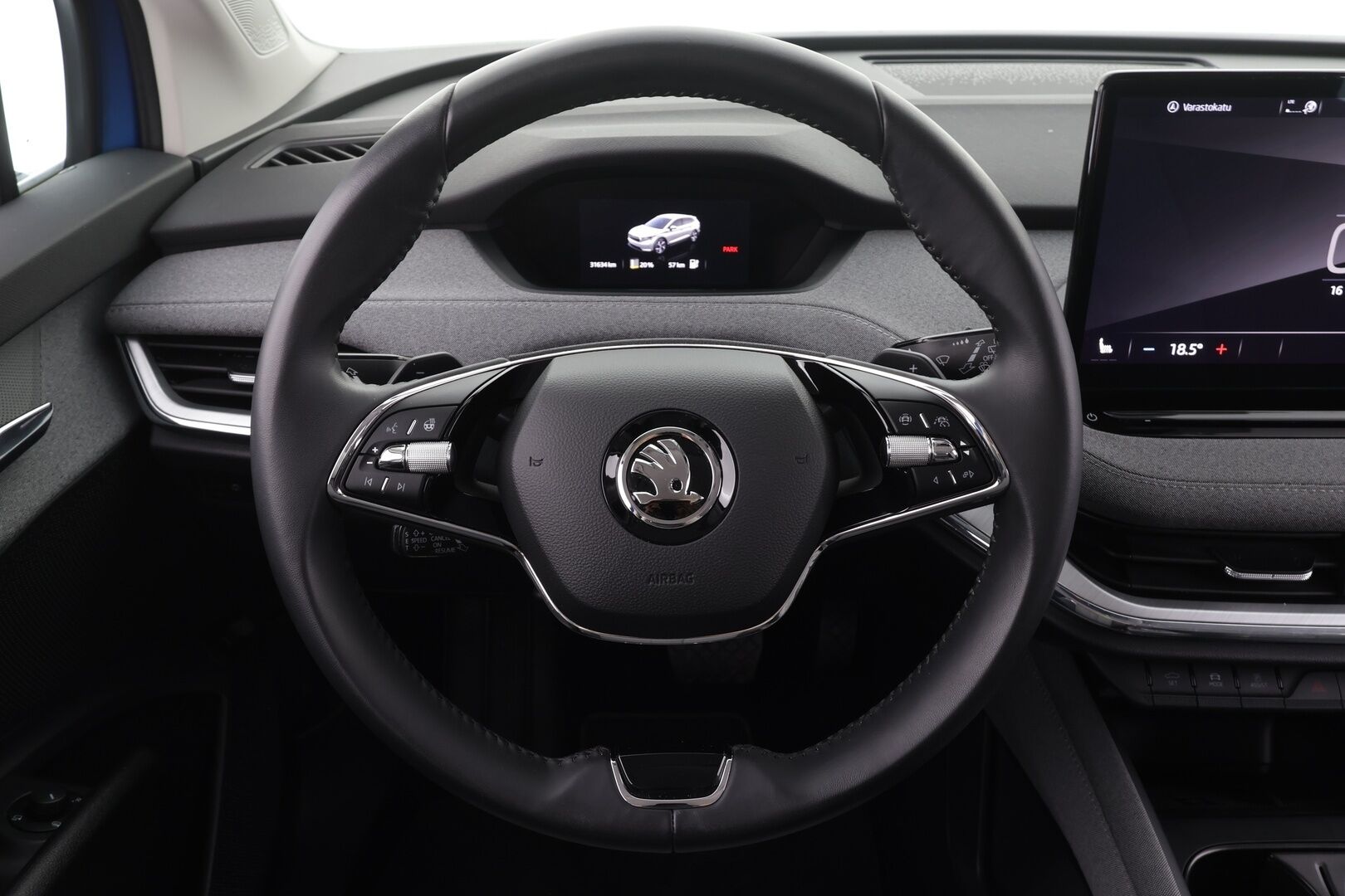 Skoda Enyaq 2022 80 iV * Lämpöpumppu / Vetokoukku / Adapt.Vakkari / Matrix LED / 360-Kamera / Navi / Kaistavahti / Keyless - Kahdet renkaat / Merkkihuollot