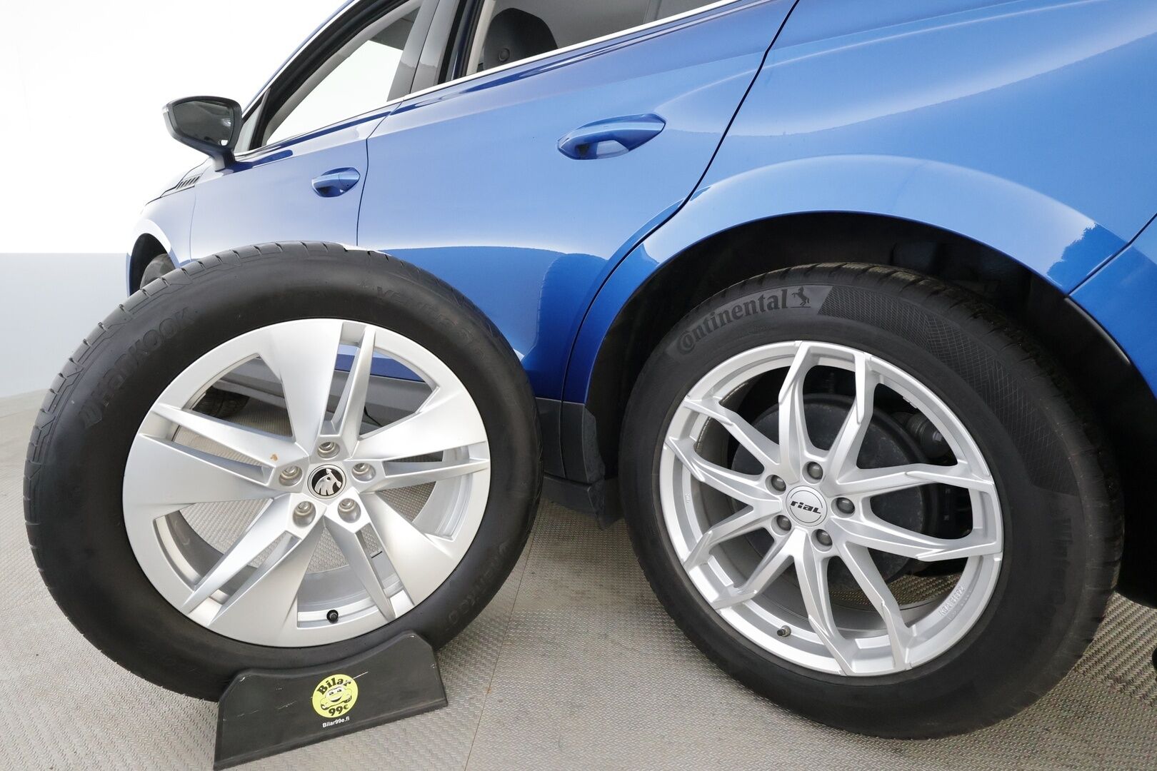 Skoda Enyaq 2022 80 iV * Lämpöpumppu / Vetokoukku / Adapt.Vakkari / Matrix LED / 360-Kamera / Navi / Kaistavahti / Keyless - Kahdet renkaat / Merkkihuollot