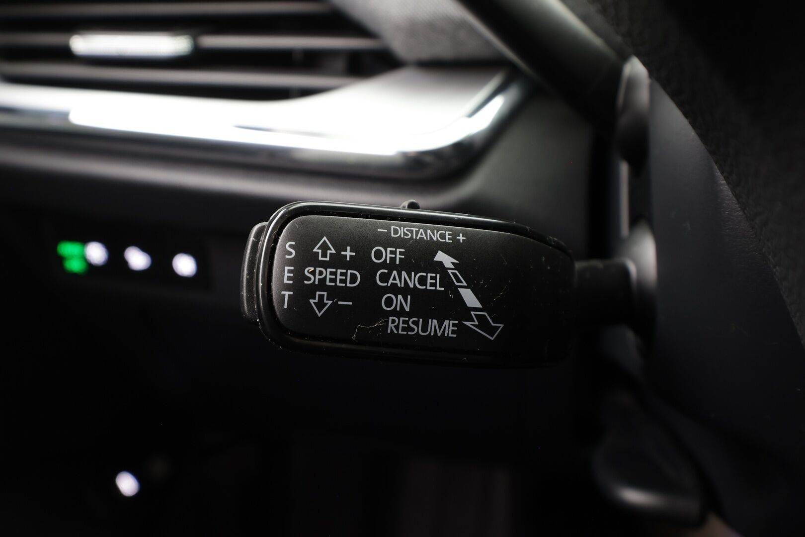 Skoda Enyaq 2022 80 iV * Lämpöpumppu / Vetokoukku / Adapt.Vakkari / Matrix LED / 360-Kamera / Navi / Kaistavahti / Keyless - Kahdet renkaat / Merkkihuollot